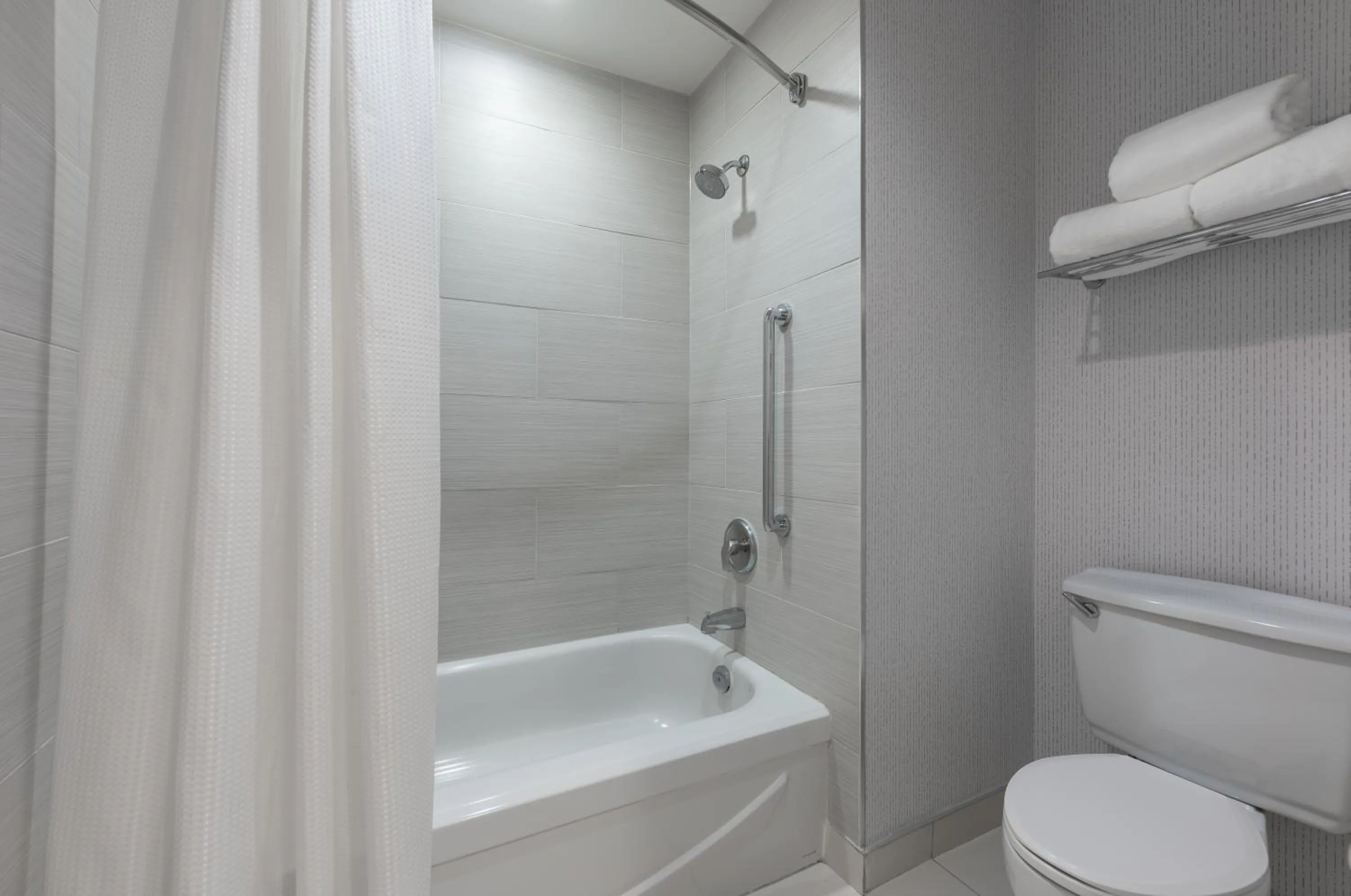 Bath in The Simon Hotel Sydney