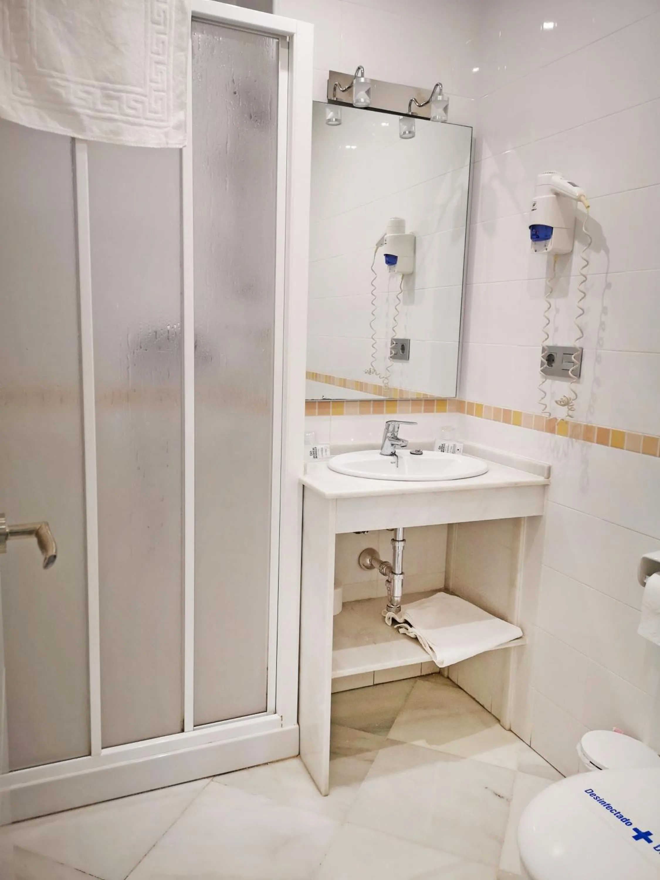 Hostal Bodega