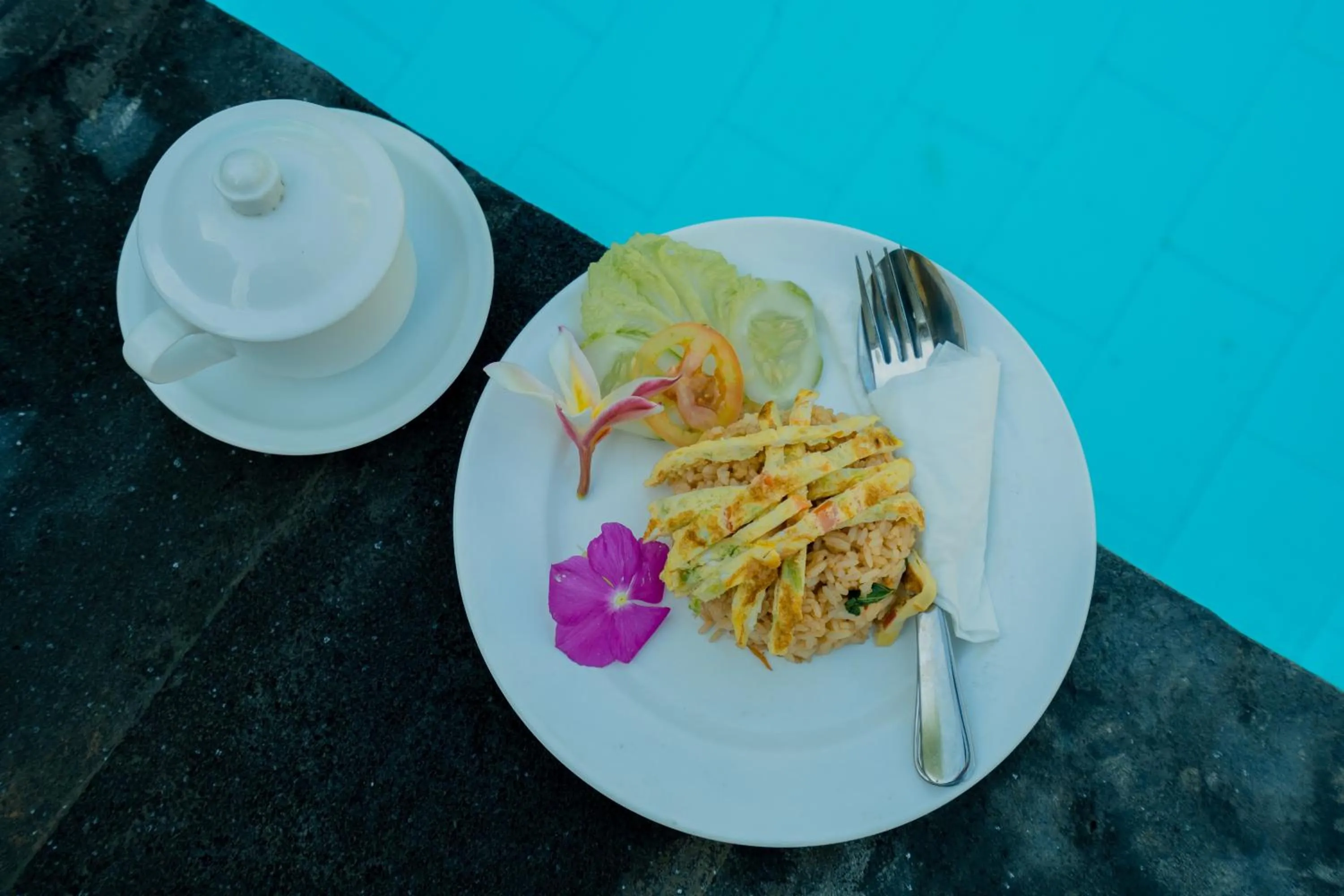 Breakfast in The Mel Huts