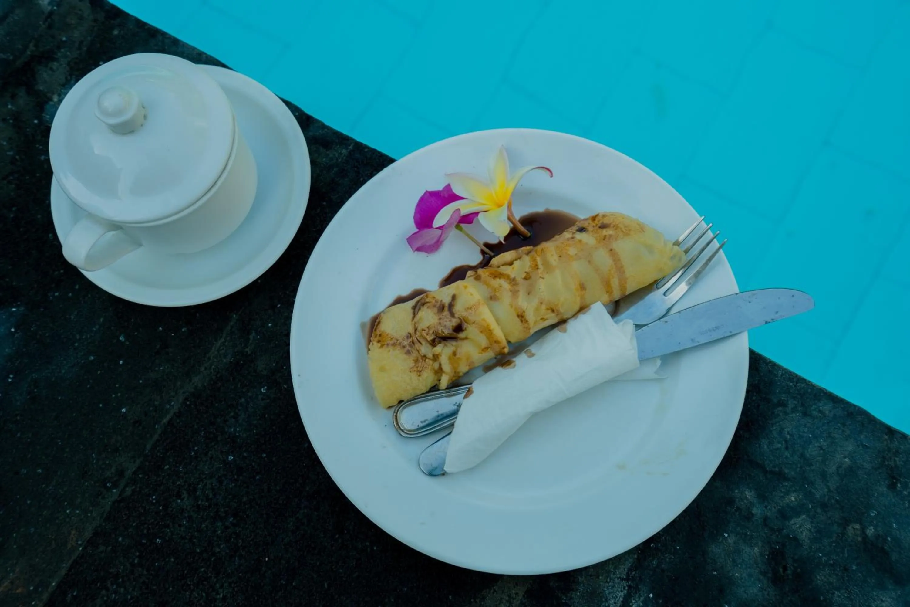 Breakfast in The Mel Huts