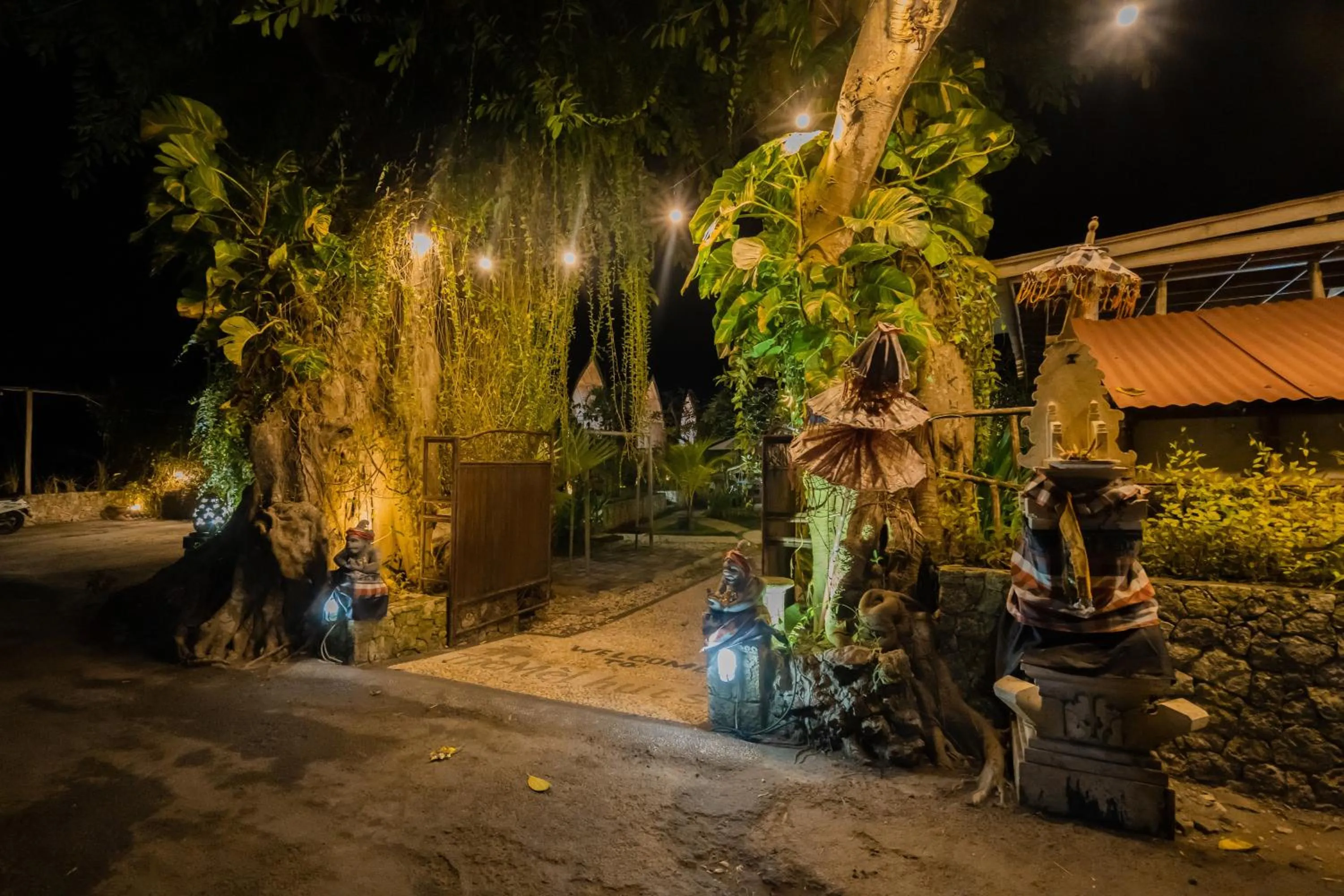 Facade/entrance in The Mel Huts