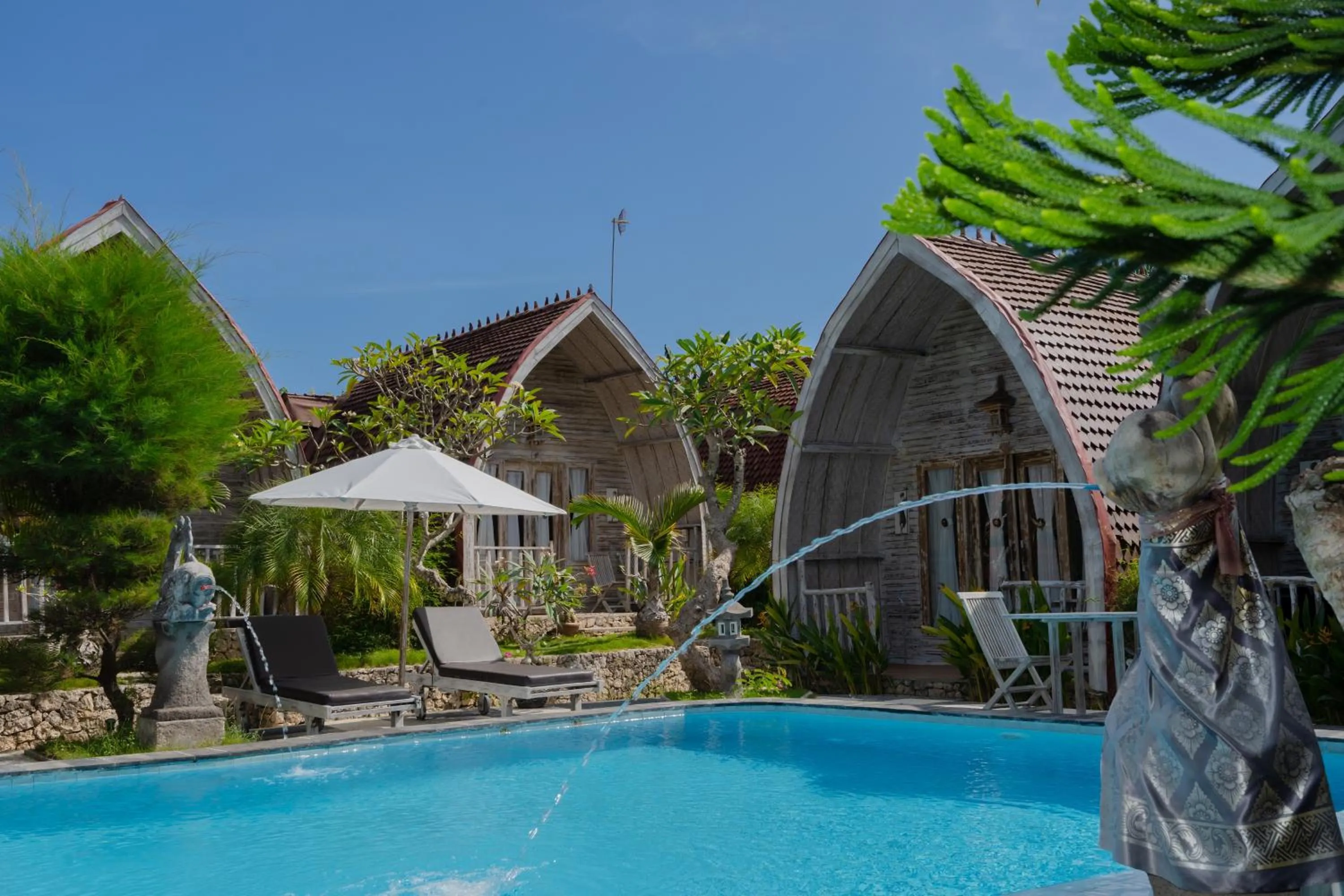 Swimming pool in The Mel Huts