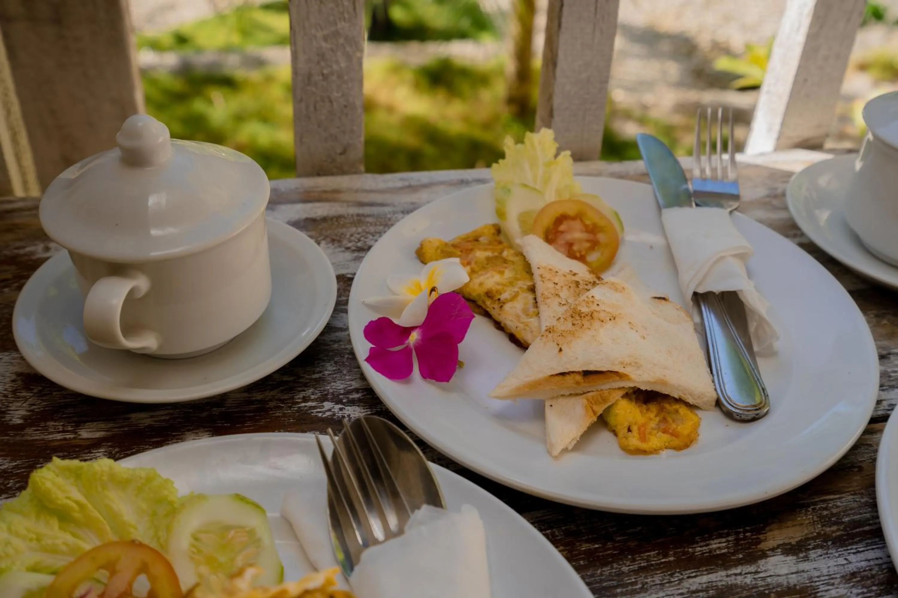 Breakfast in The Mel Huts