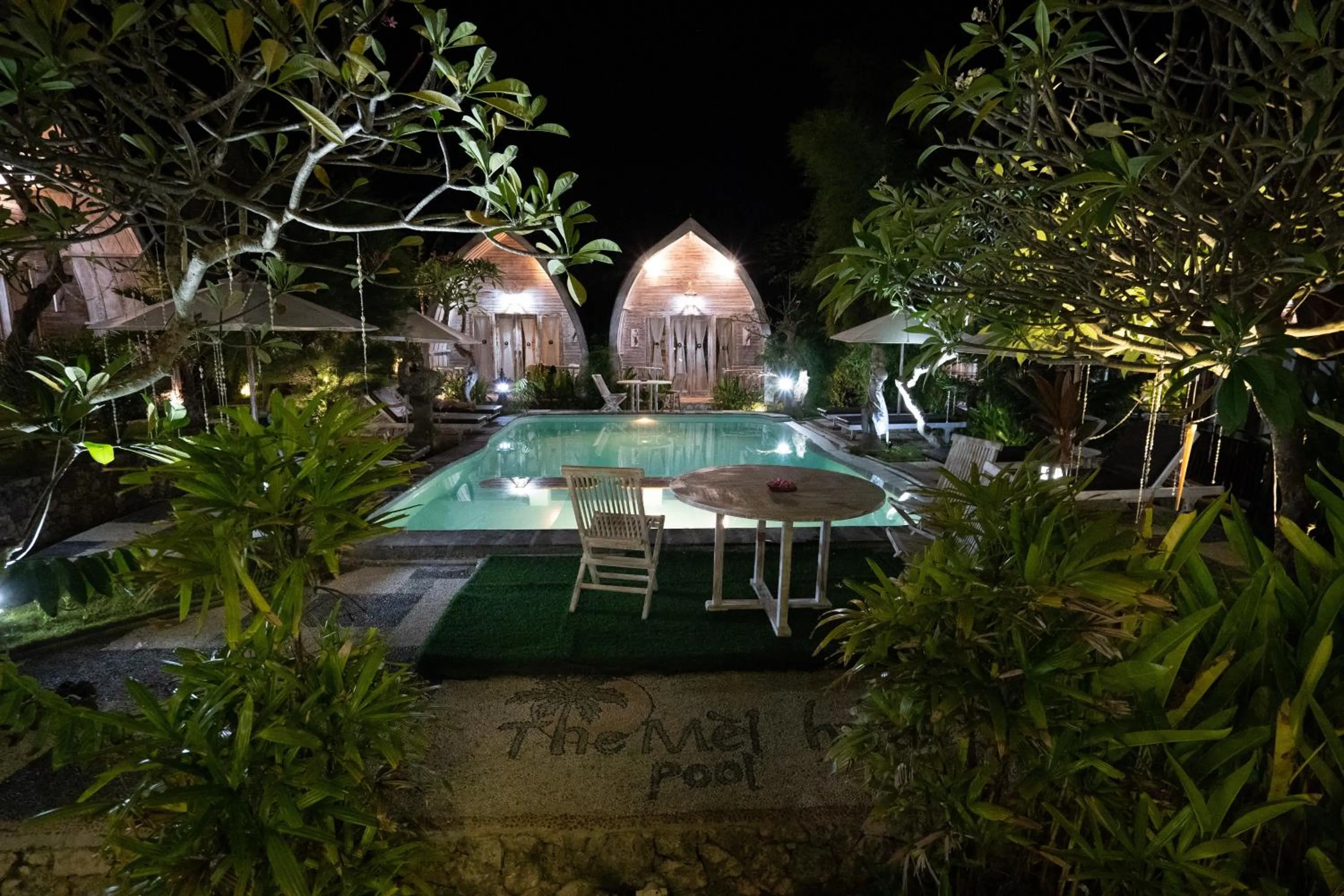 Night in The Mel Huts