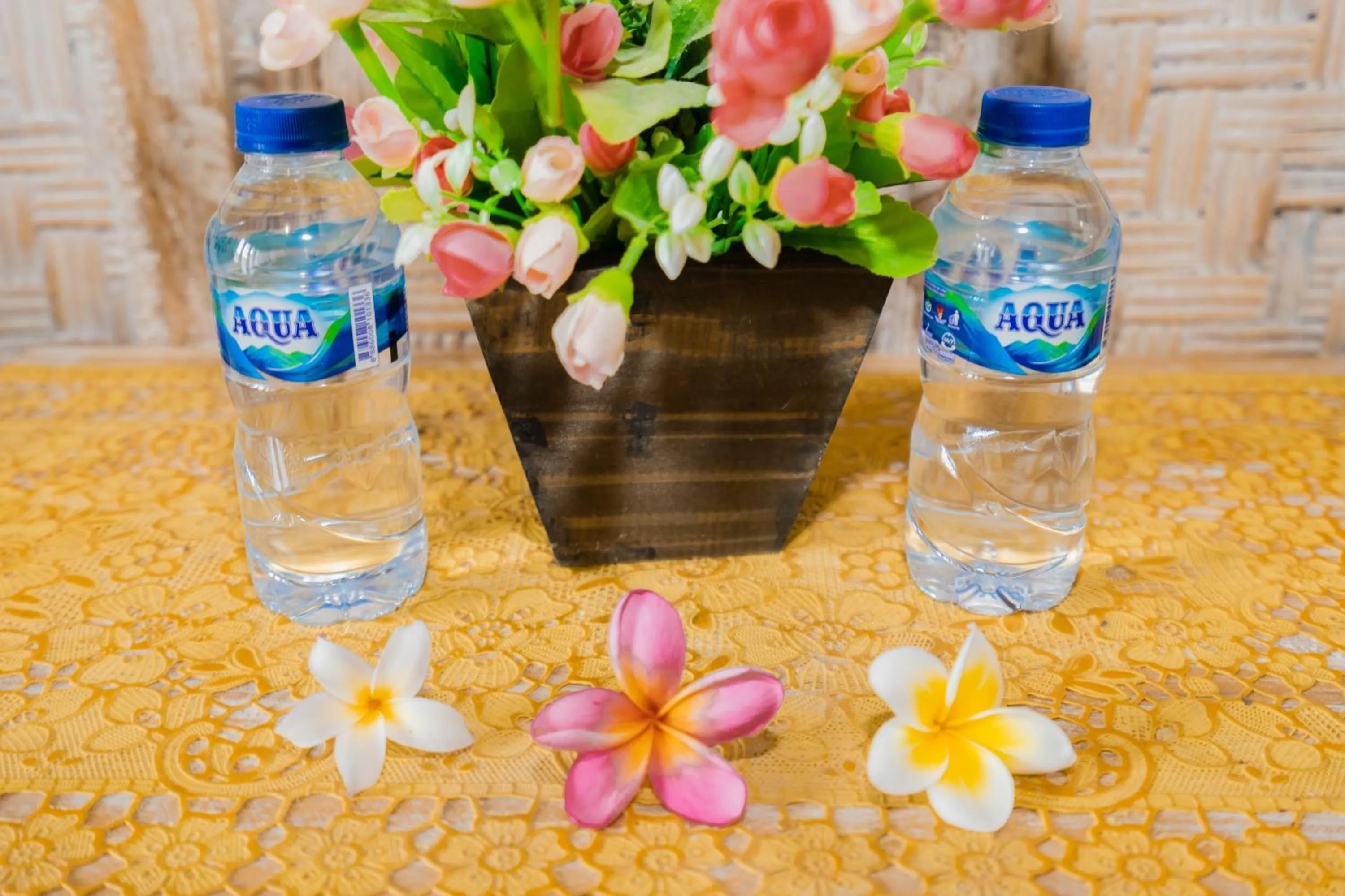 Drinks in The Mel Huts