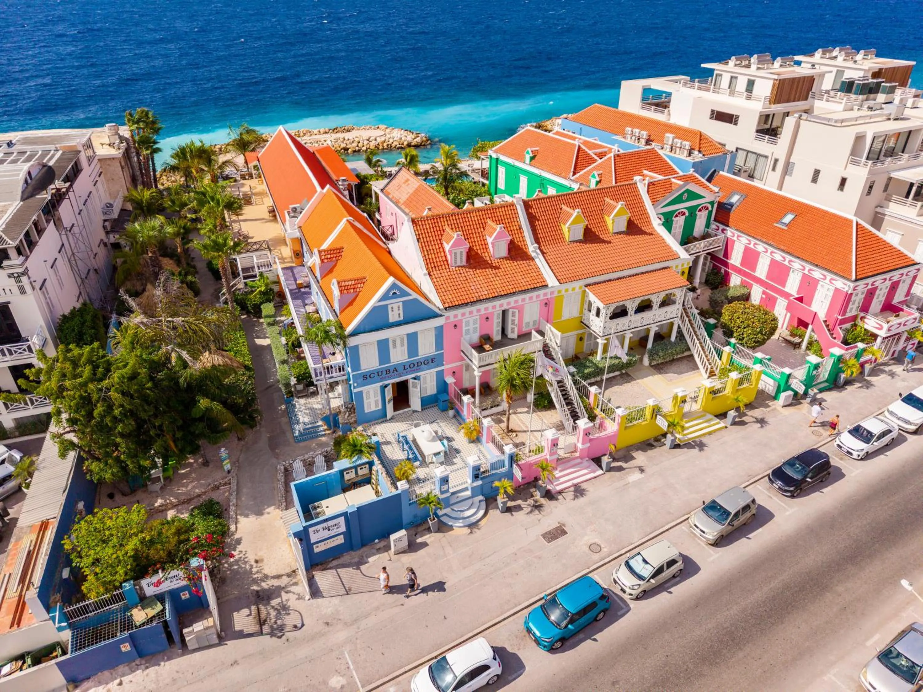 Property building in Scuba Lodge City Beach