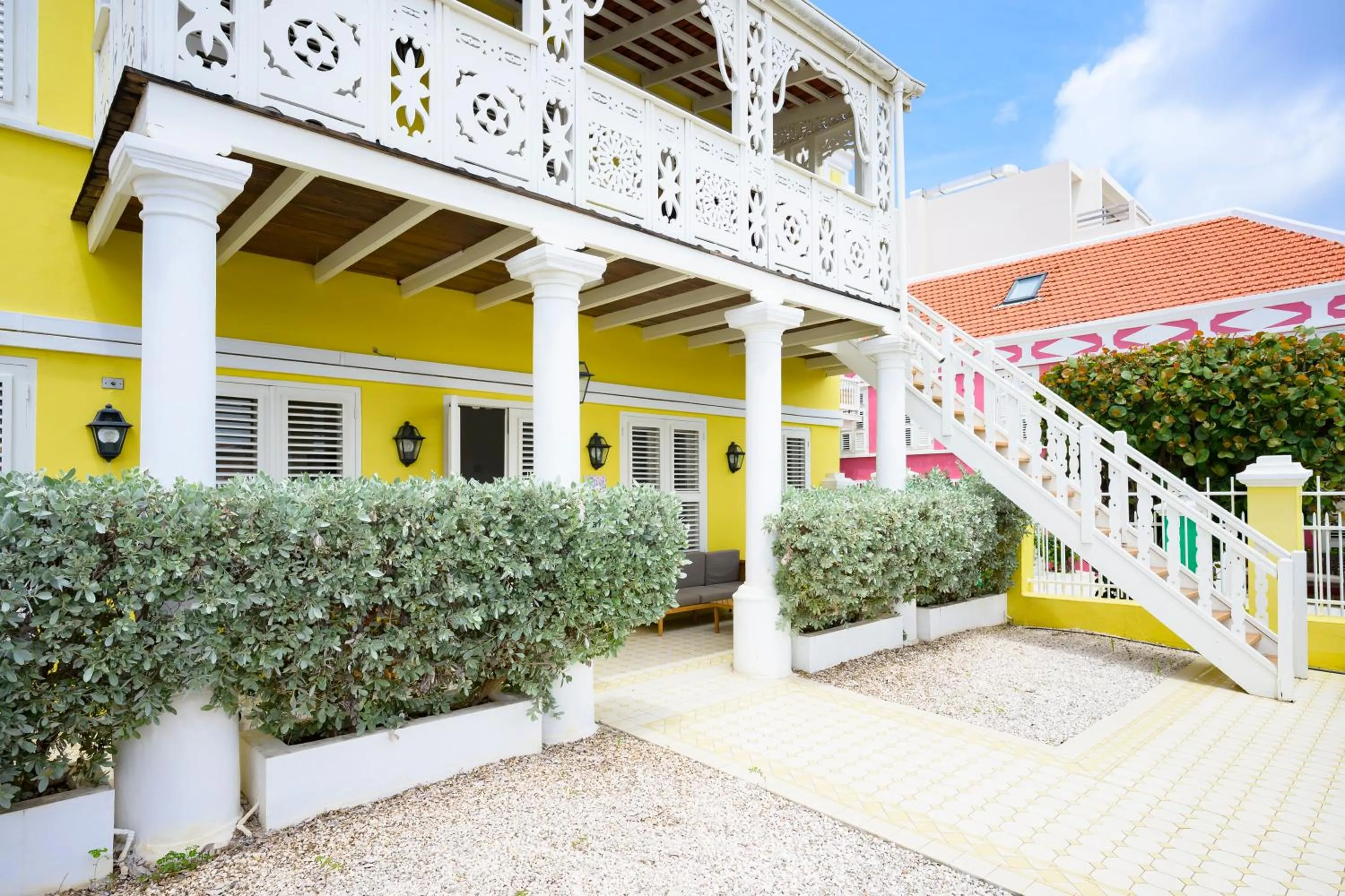 Property building in Scuba Lodge City Beach