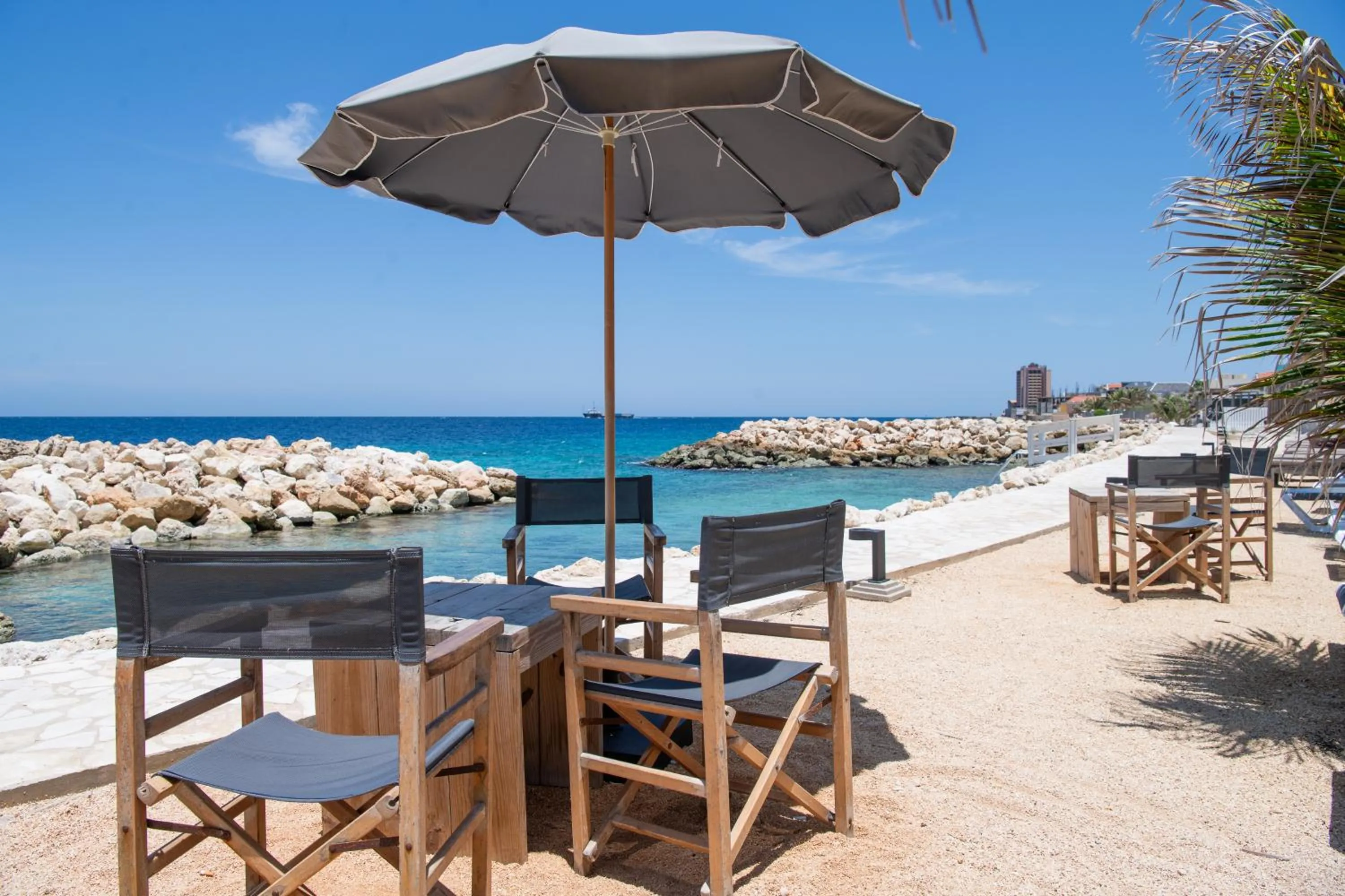 Dining area in Scuba Lodge & Suites