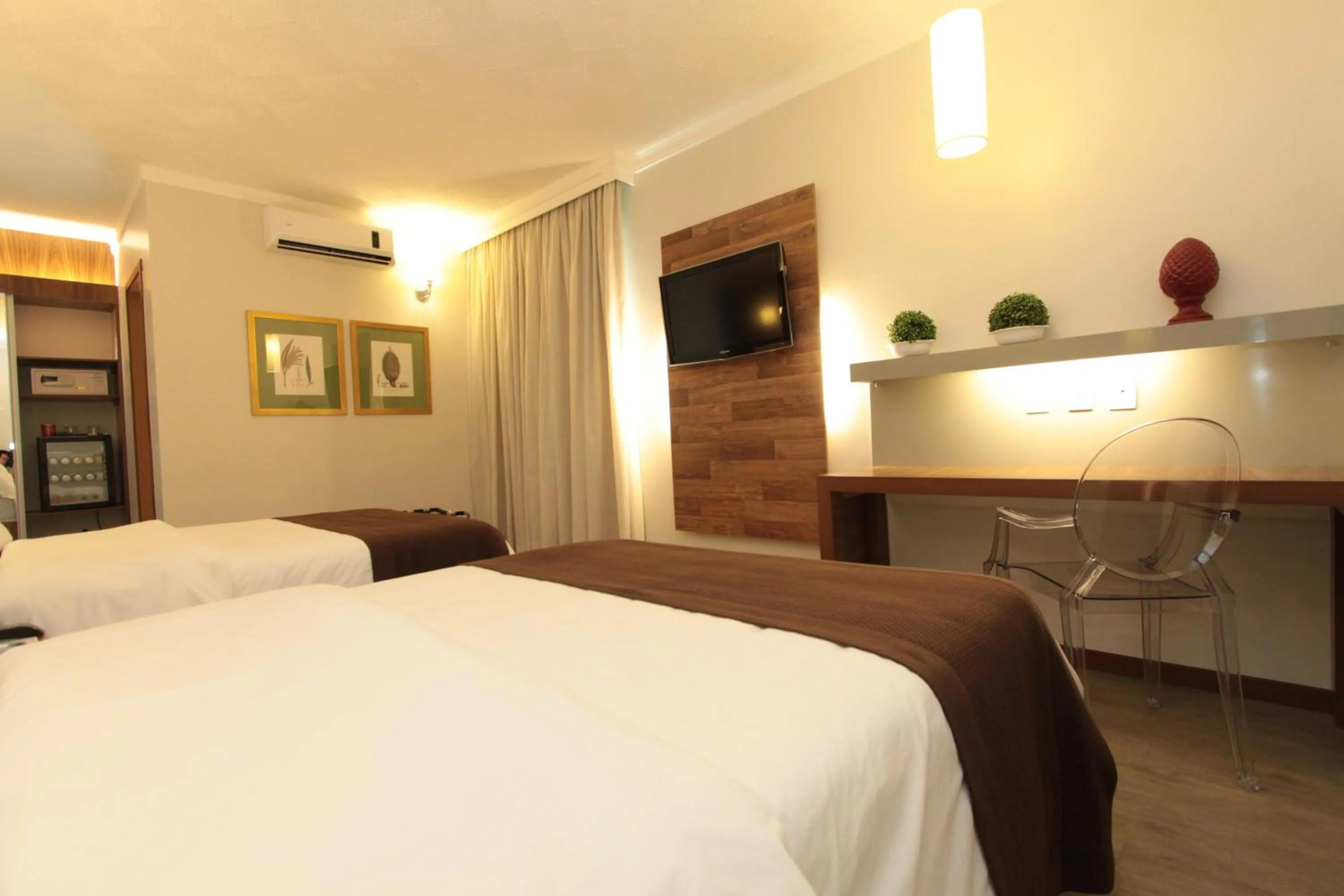 Photo of the whole room, Bed in Oasis Tower Hotel