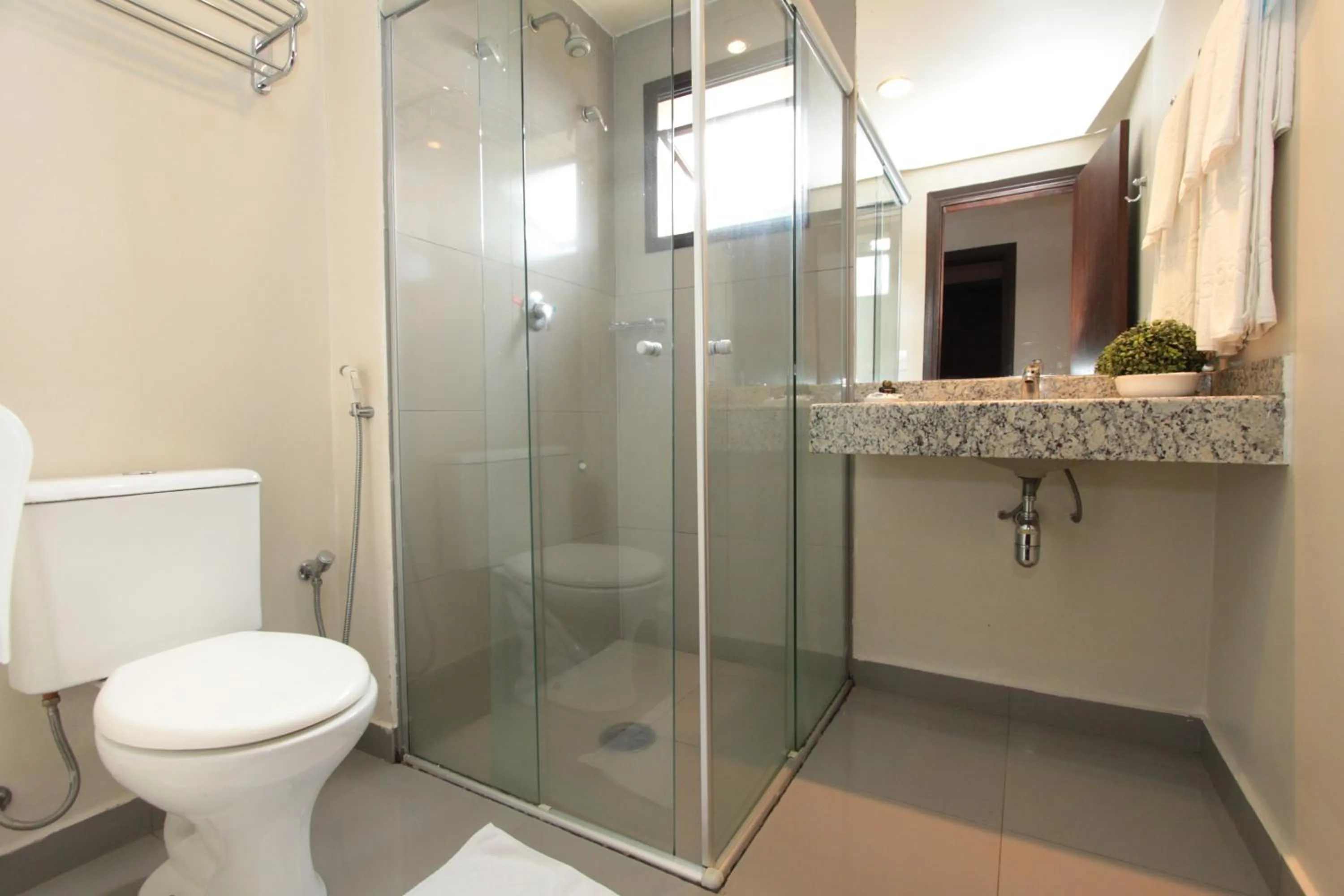 Toilet in Oasis Tower Hotel