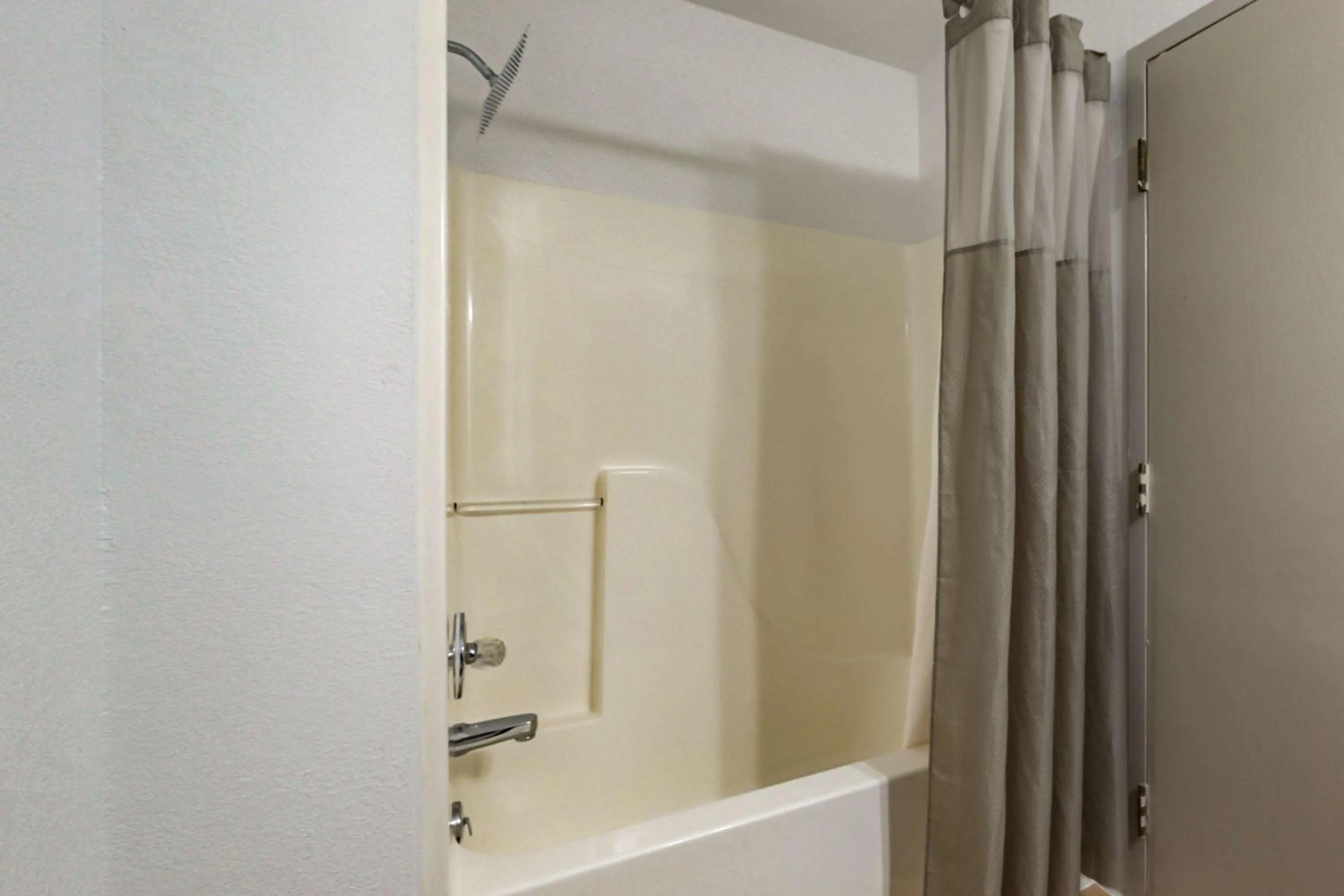 vending machine in Motel 6-Augusta, KS