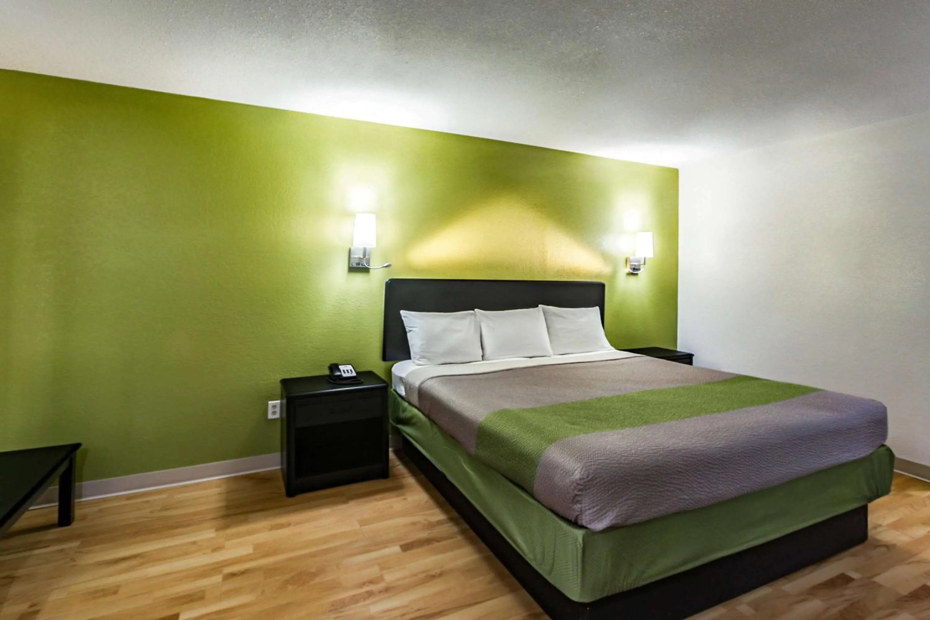 Bedroom, Bed in Motel 6-Augusta, KS