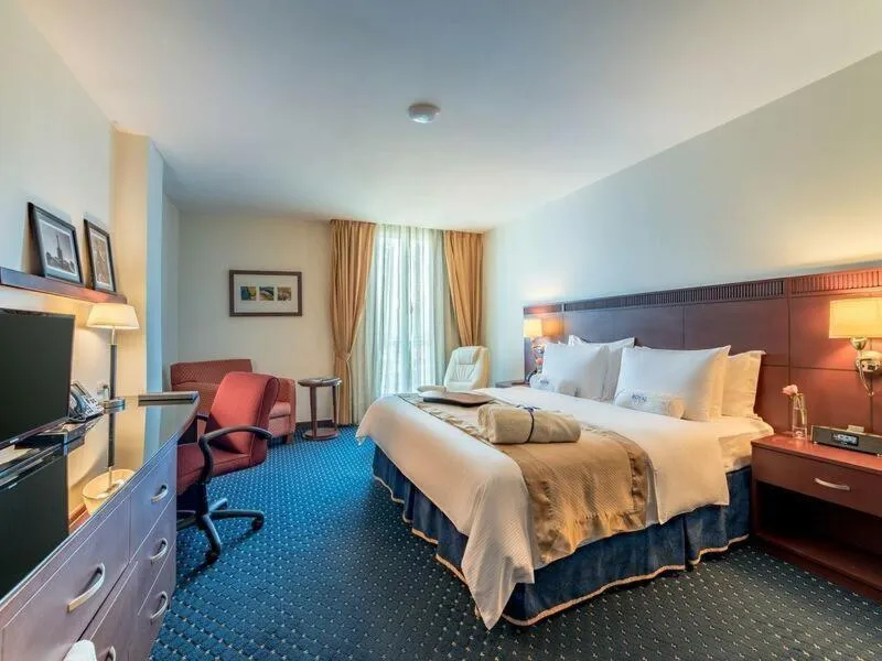 View (from property/room), Bed in Hodelpa Garden Court