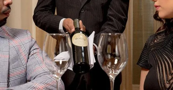 Restaurant/places to eat in Hodelpa Garden Court