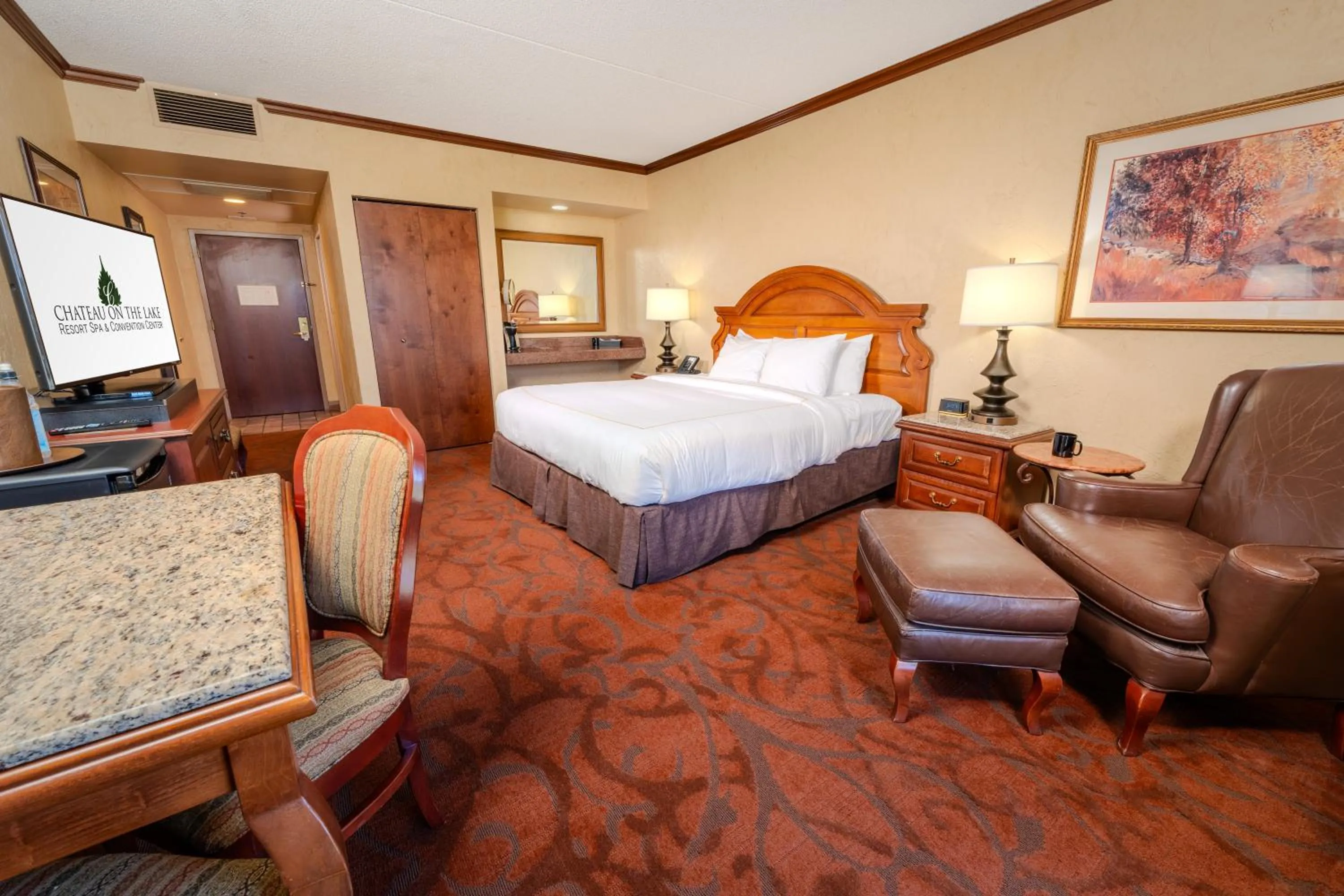 Bed in Chateau on the Lake Resort Spa and Convention Center