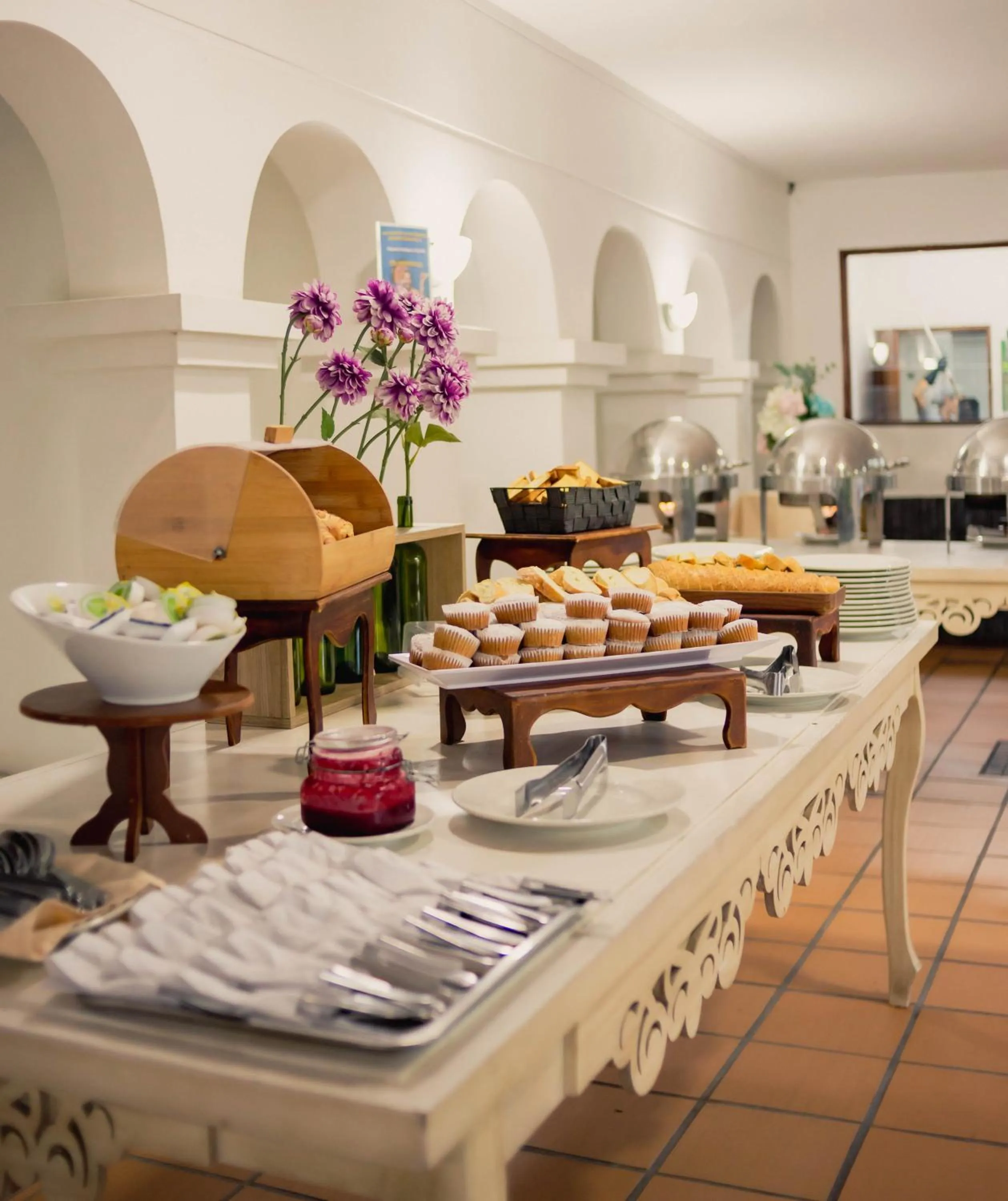 Buffet breakfast in Hotel Faranda Bolivar Cucuta, a member of Radisson Individuals