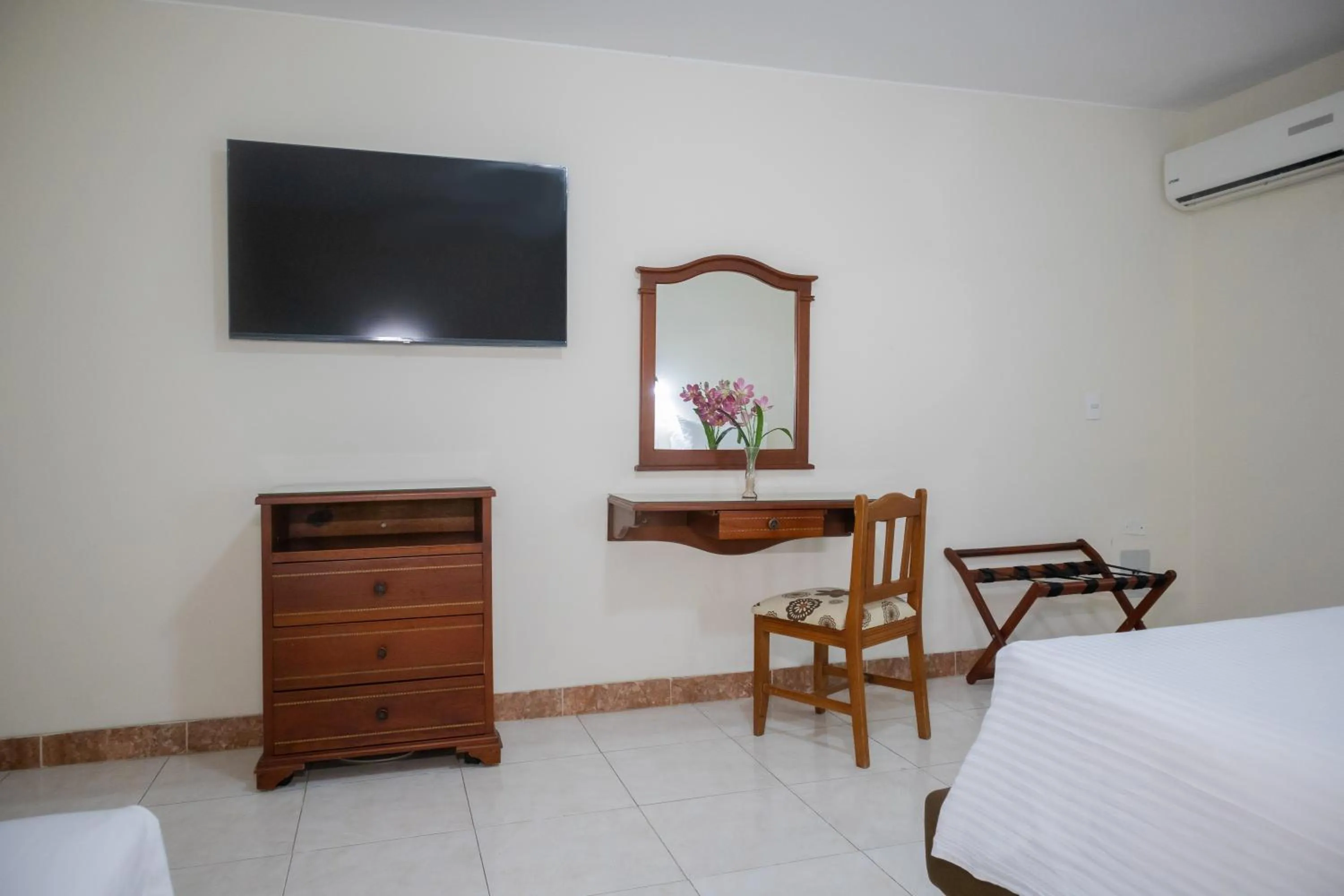 Photo of the whole room, Bed in Hotel Faranda Bolivar Cucuta, a member of Radisson Individuals