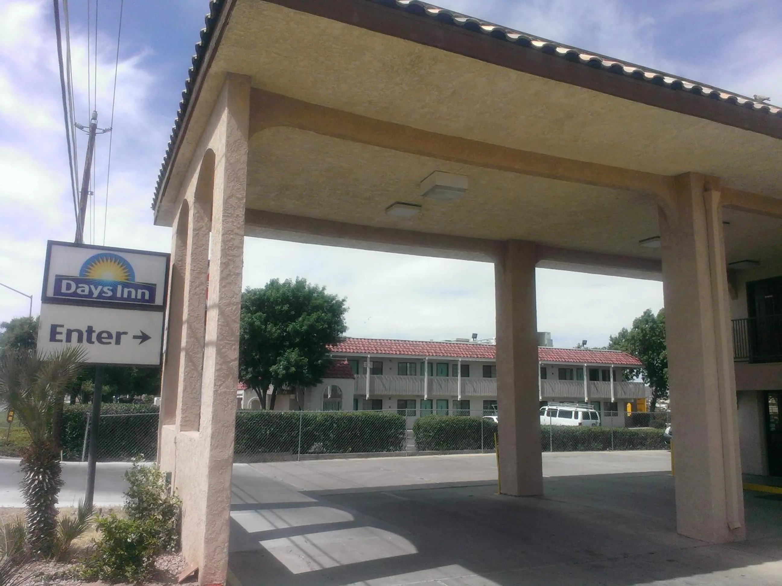 Facade/entrance in Days Inn by Wyndham Kingman East