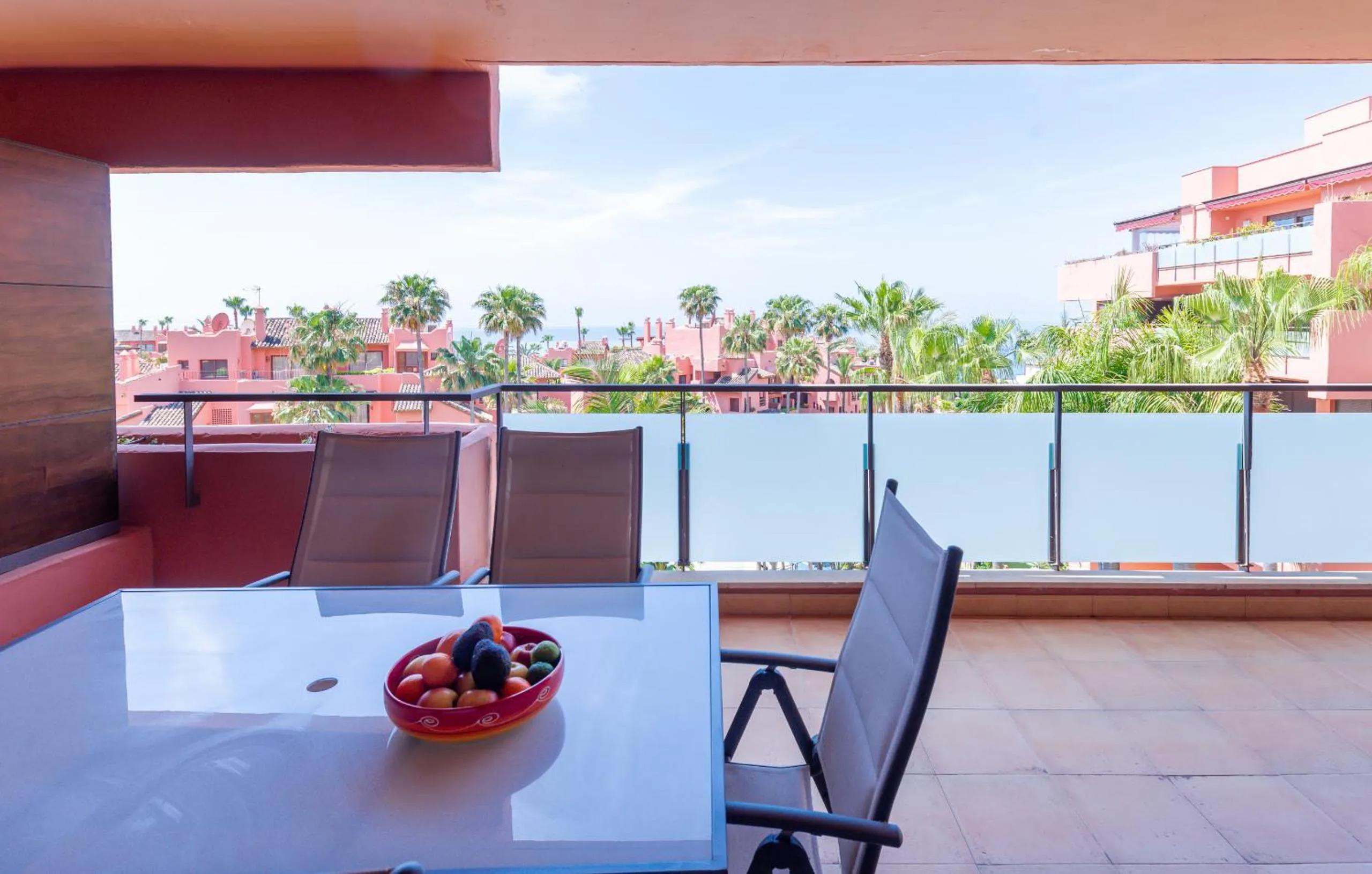 Beachside Apartment With Sea View