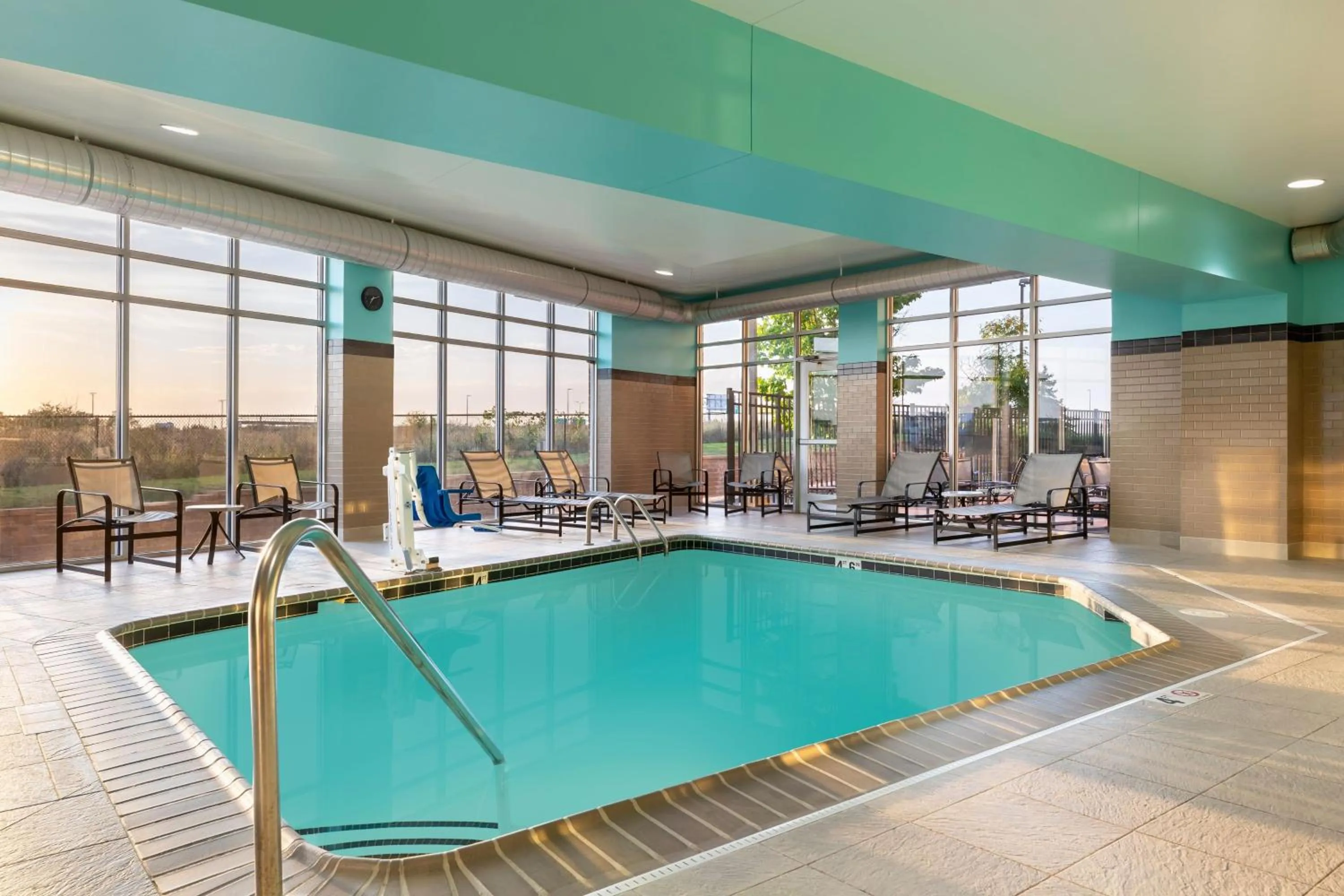 Swimming pool in SpringHill Suites Minneapolis-St. Paul Airport/Mall Of America