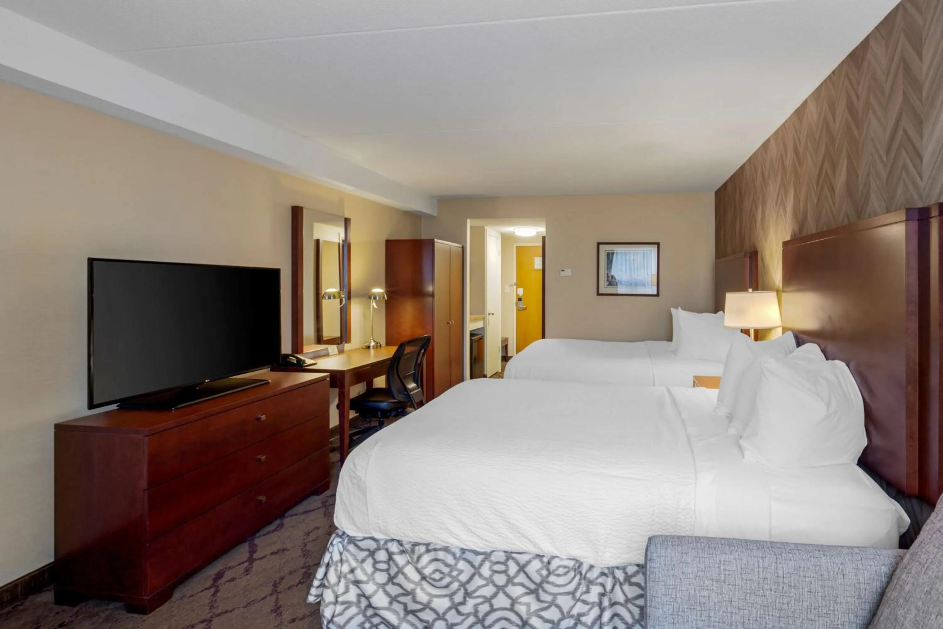 Bedroom, Bed in Best Western Plus Otonabee Inn