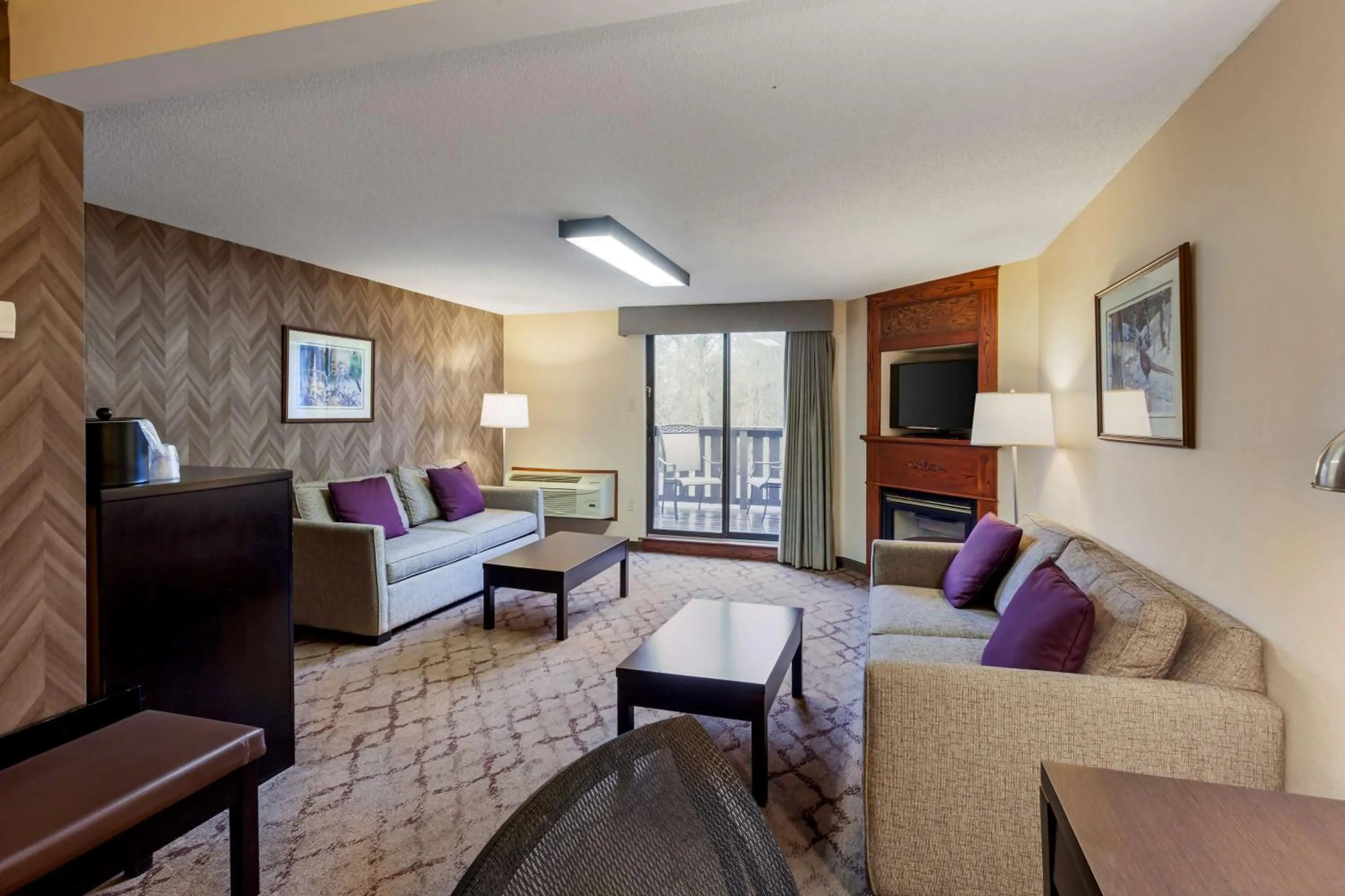 Bedroom in Best Western Plus Otonabee Inn