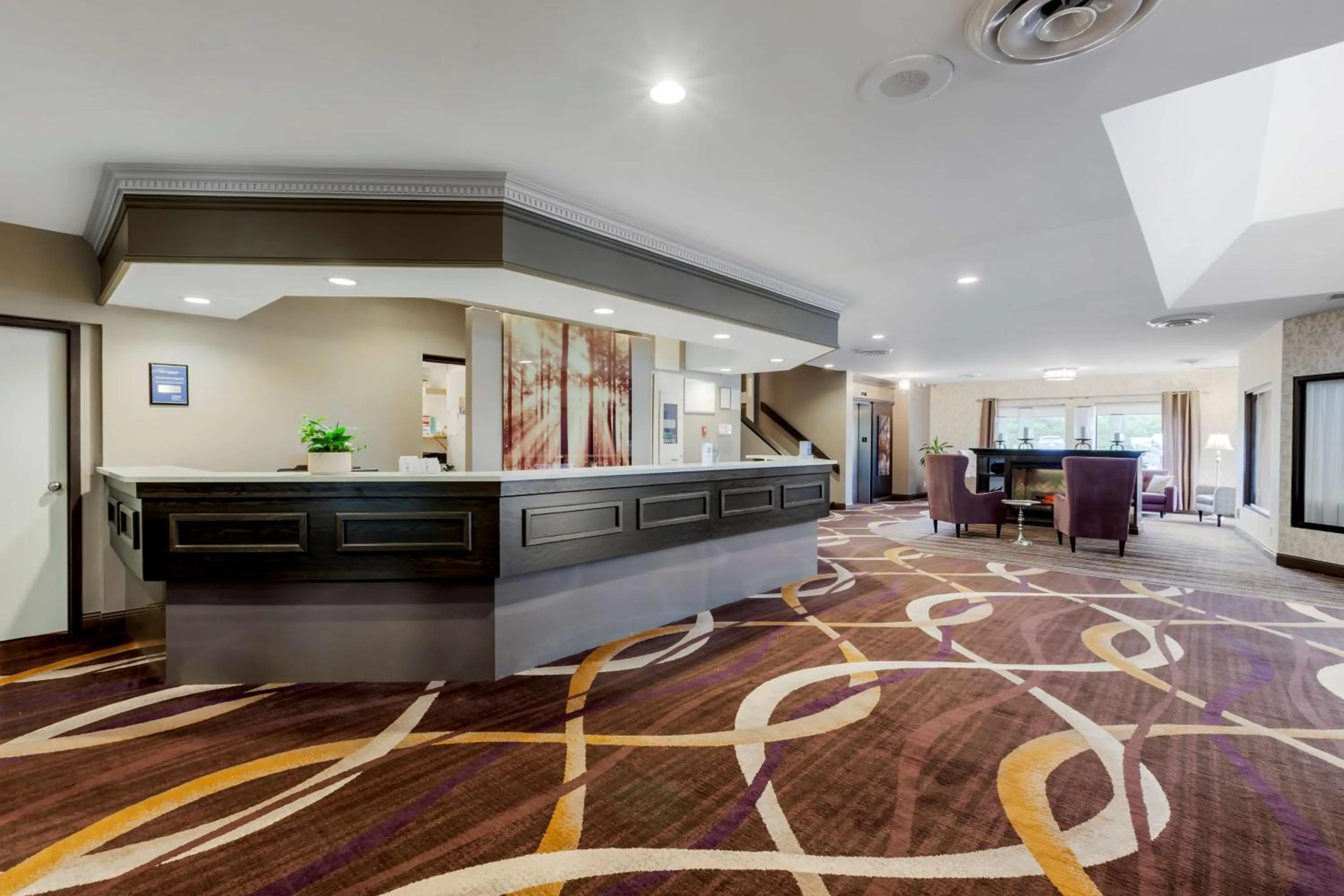 Lobby or reception in Best Western Plus Otonabee Inn
