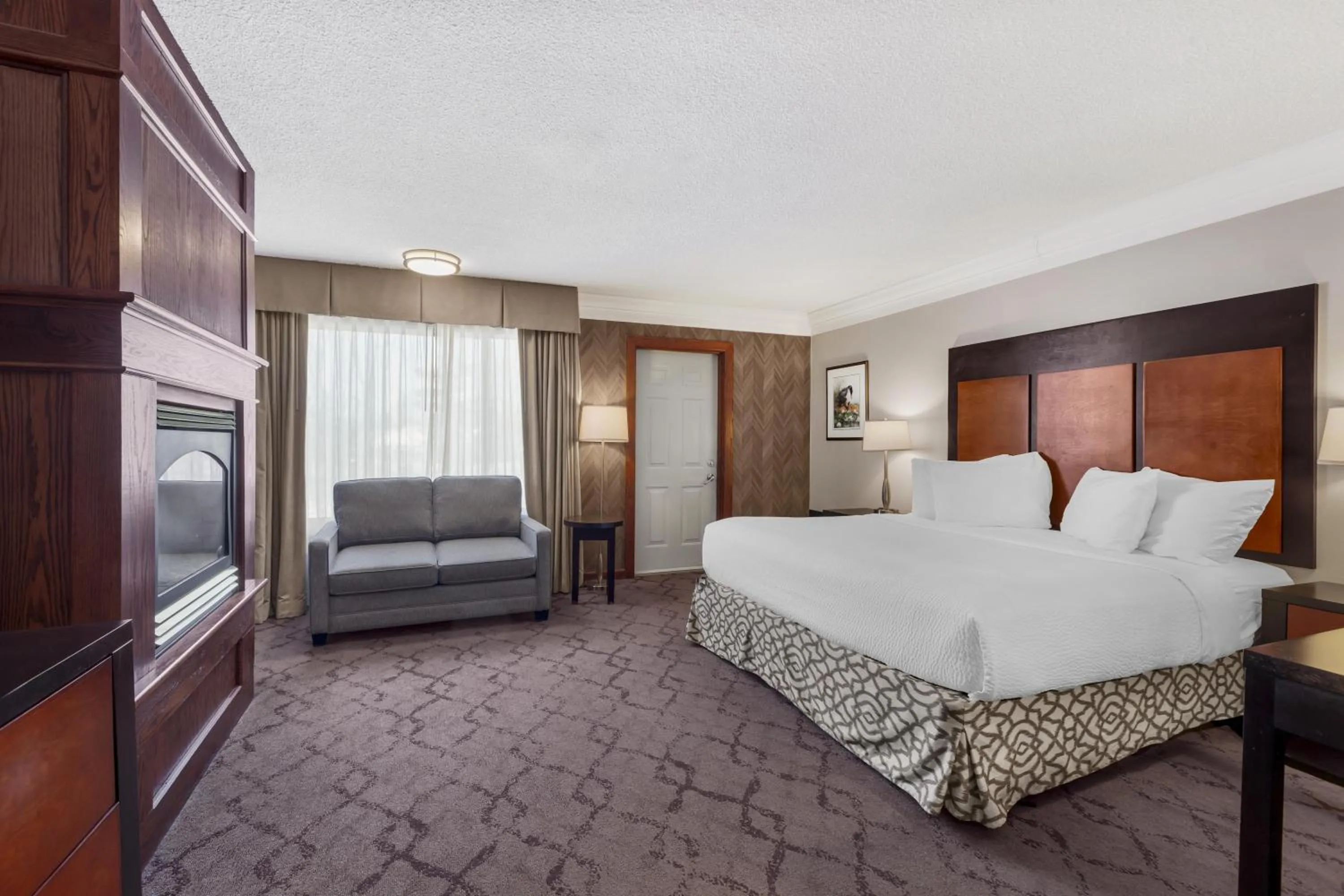 Bedroom, Bed in Best Western Plus Otonabee Inn