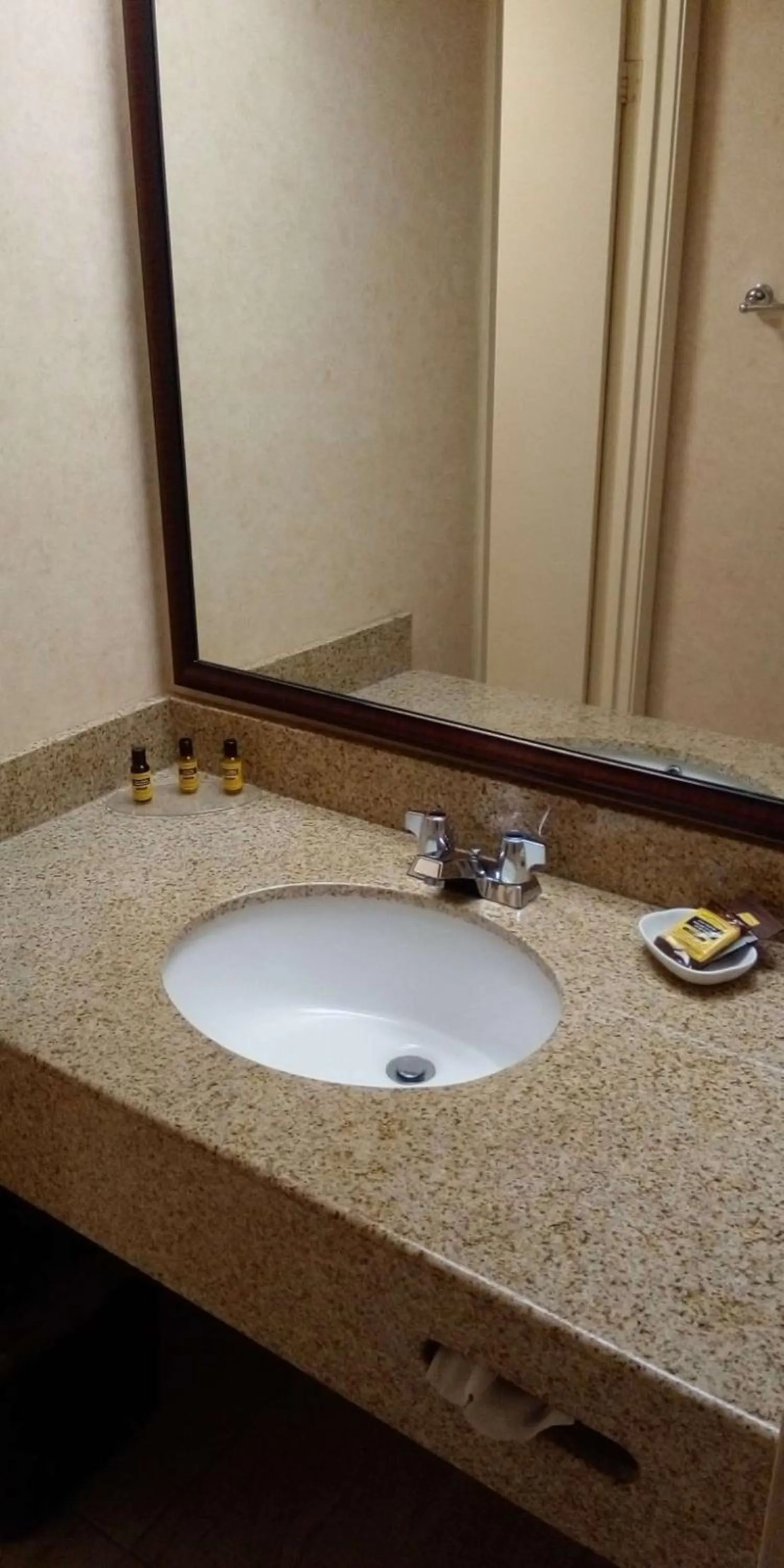 Bedroom in Best Western Plus Otonabee Inn