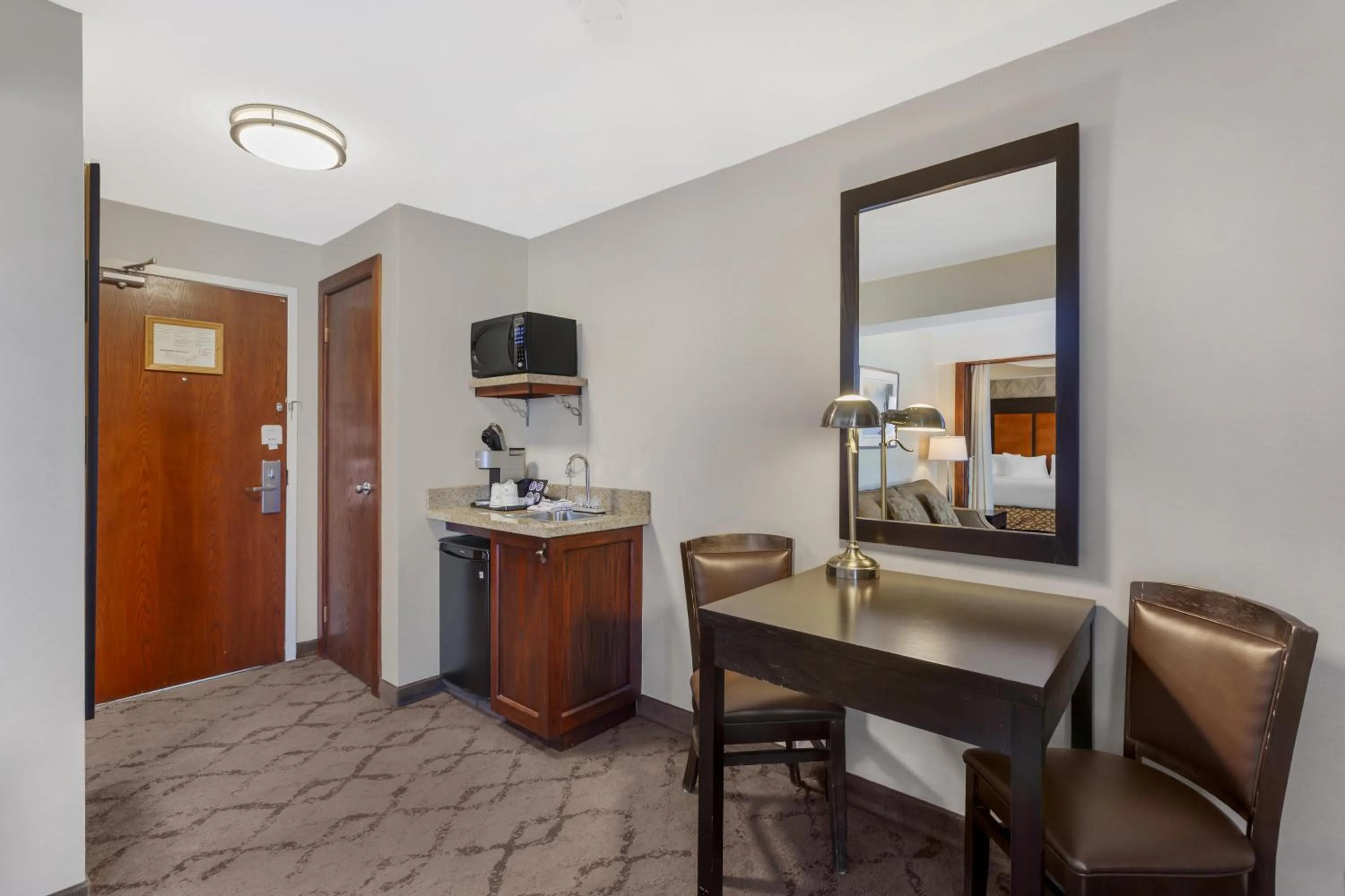 Bedroom in Best Western Plus Otonabee Inn