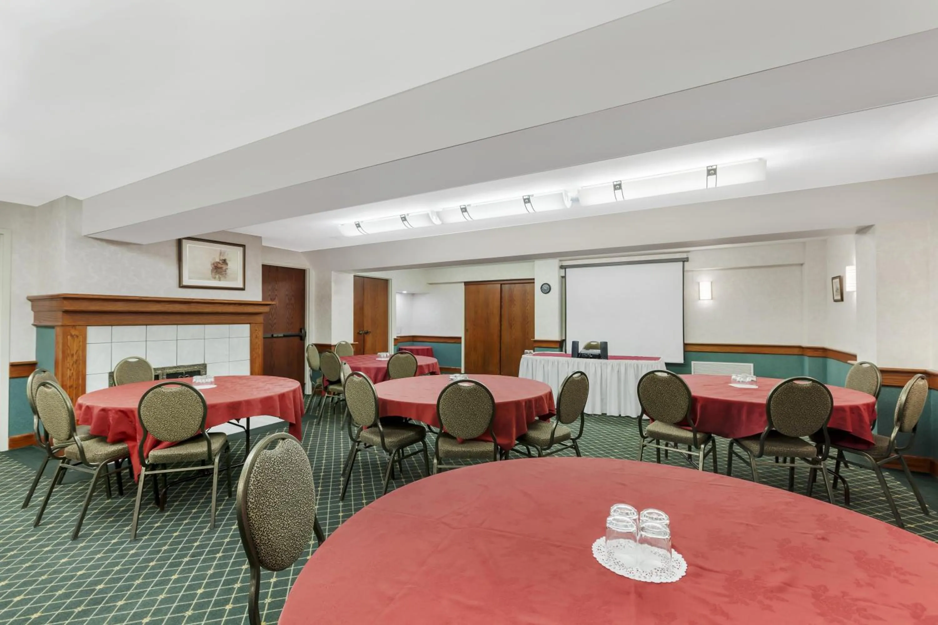 Meeting/conference room in Best Western Plus Otonabee Inn