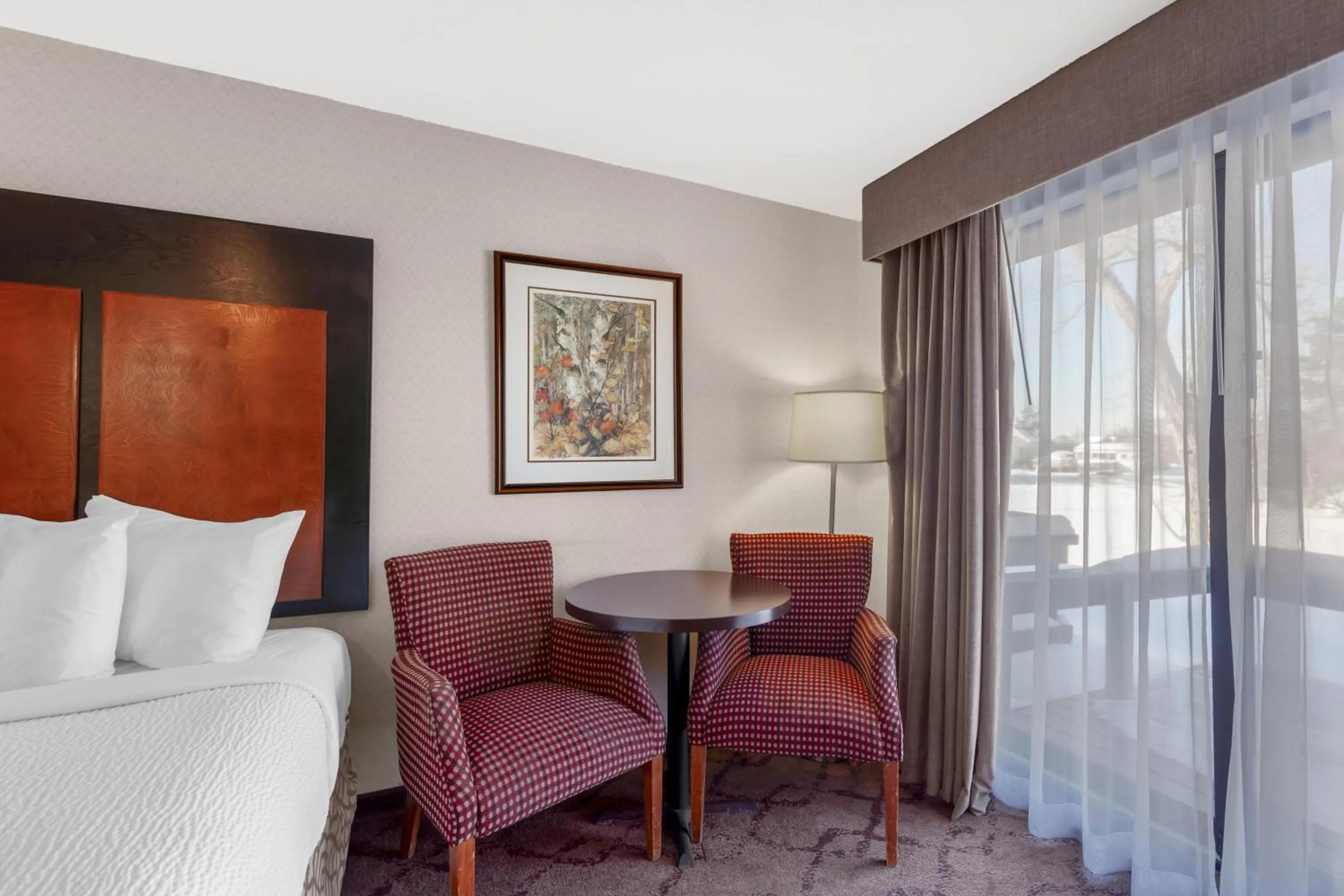 Bedroom, Bed in Best Western Plus Otonabee Inn