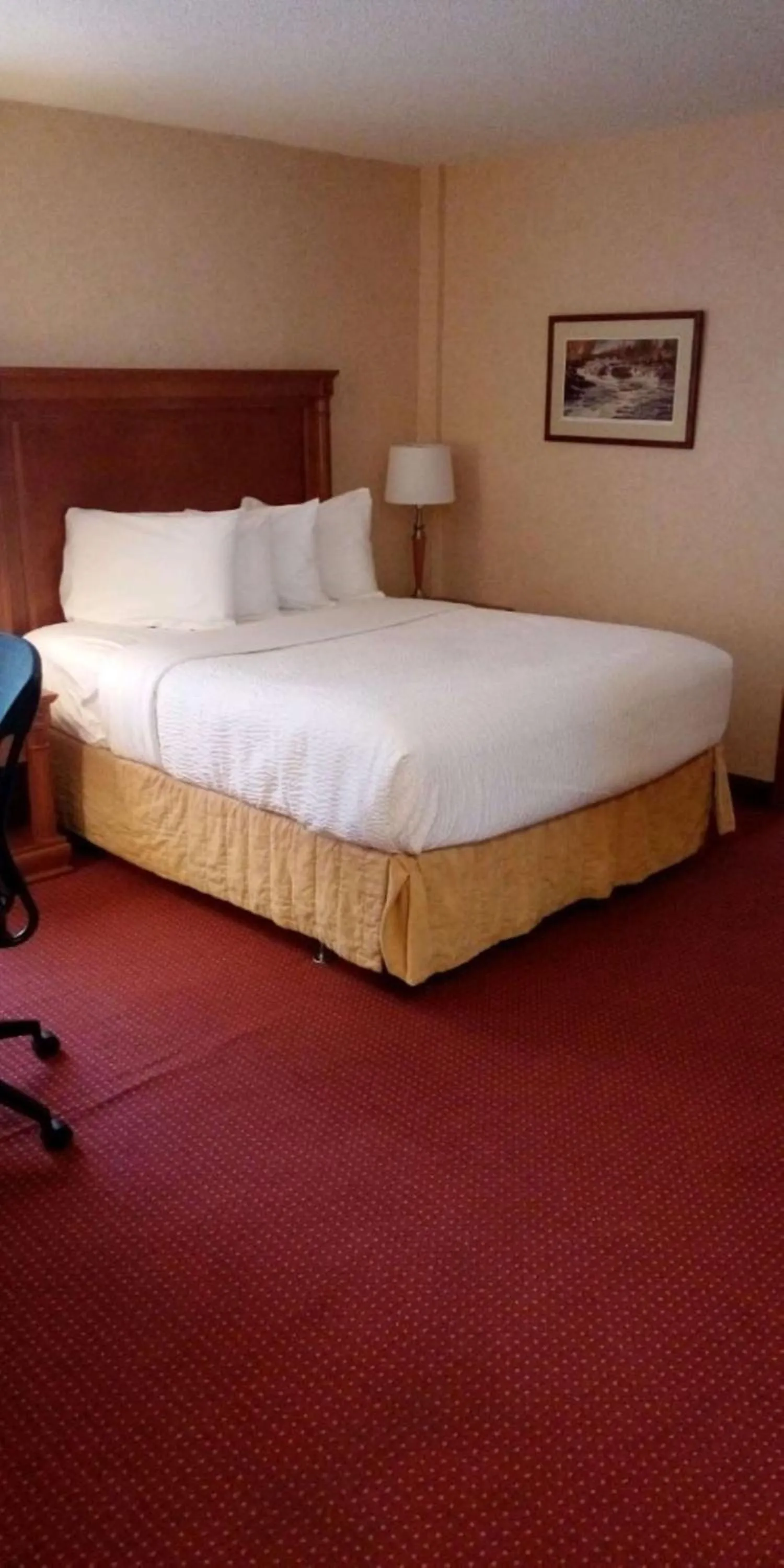 Bedroom, Bed in Best Western Plus Otonabee Inn