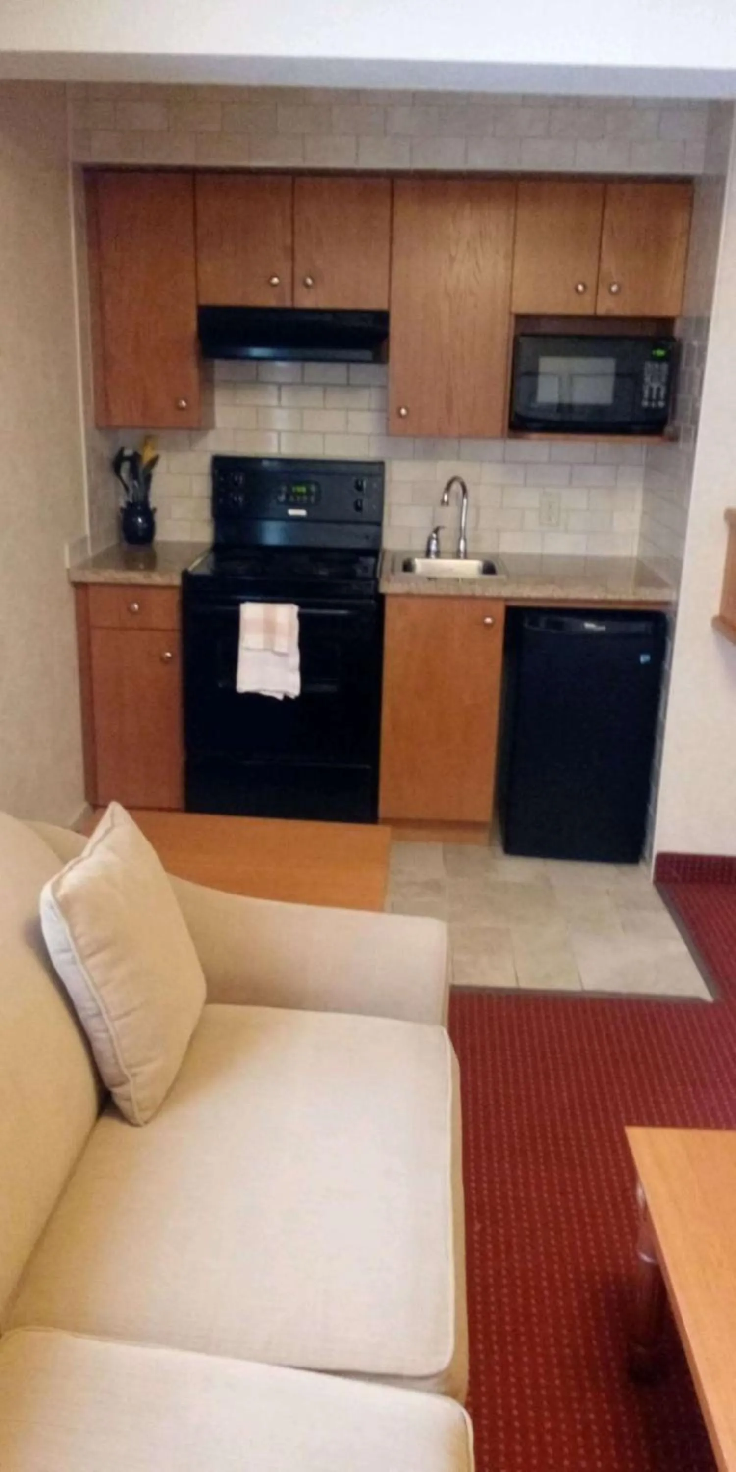 Kitchen or kitchenette in Best Western Plus Otonabee Inn