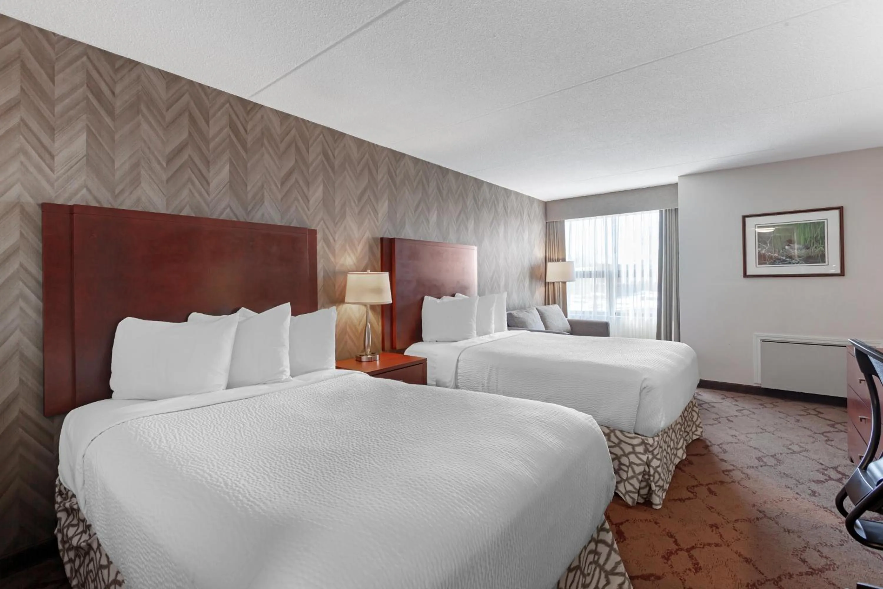 Bedroom, Bed in Best Western Plus Otonabee Inn