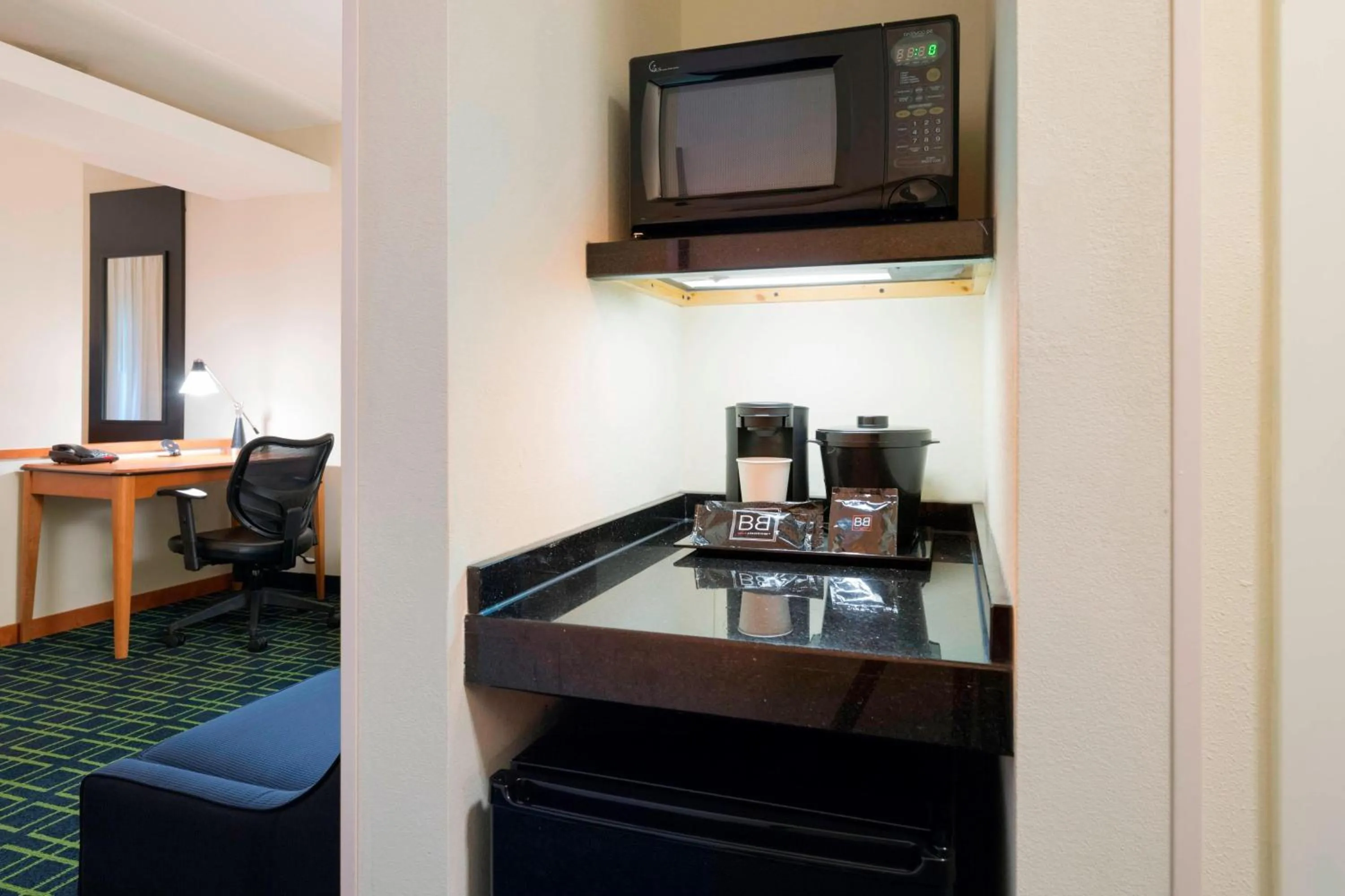 Bedroom in Fairfield Inn & Suites Huntingdon Raystown Lake