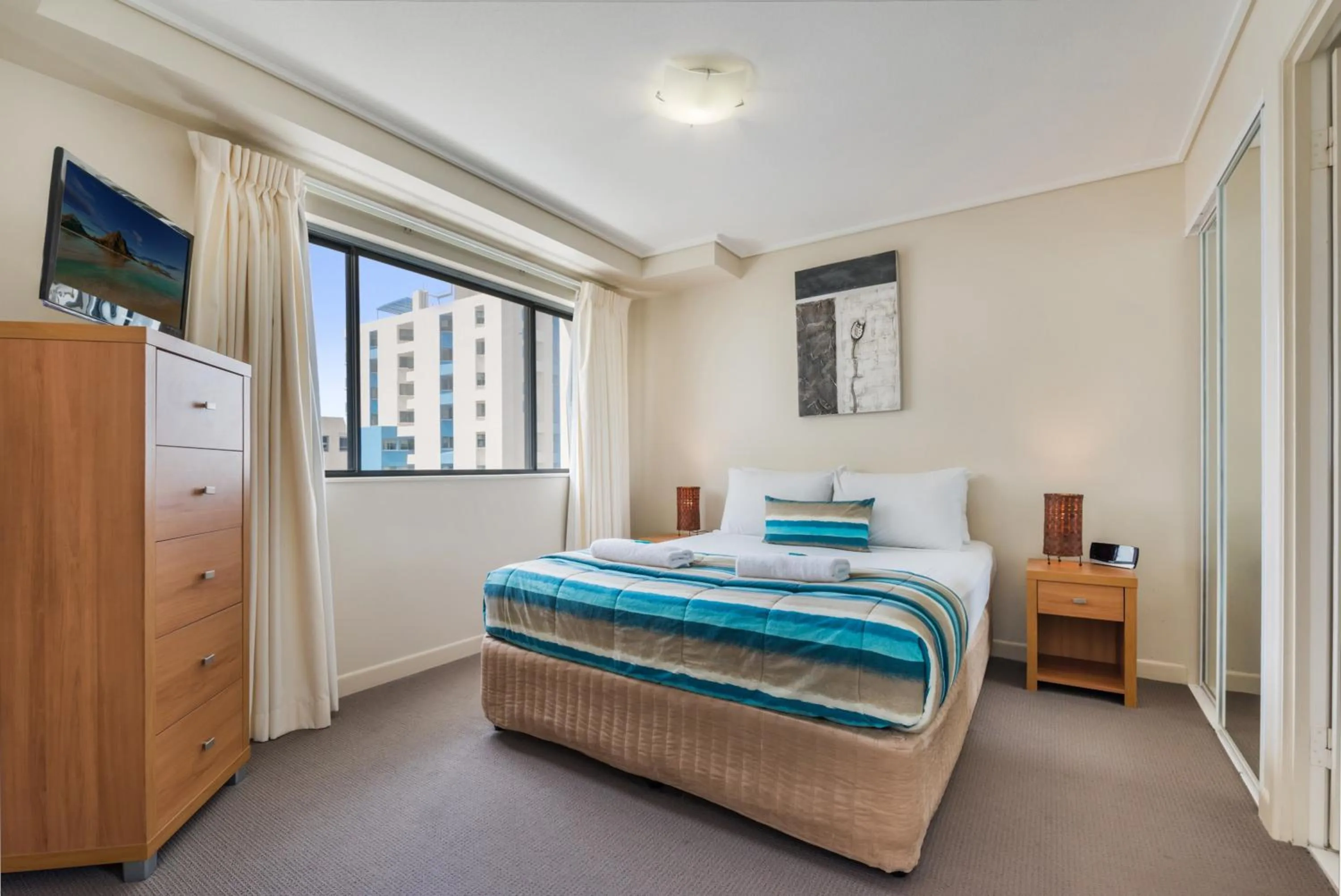 Bed in Seamark on First