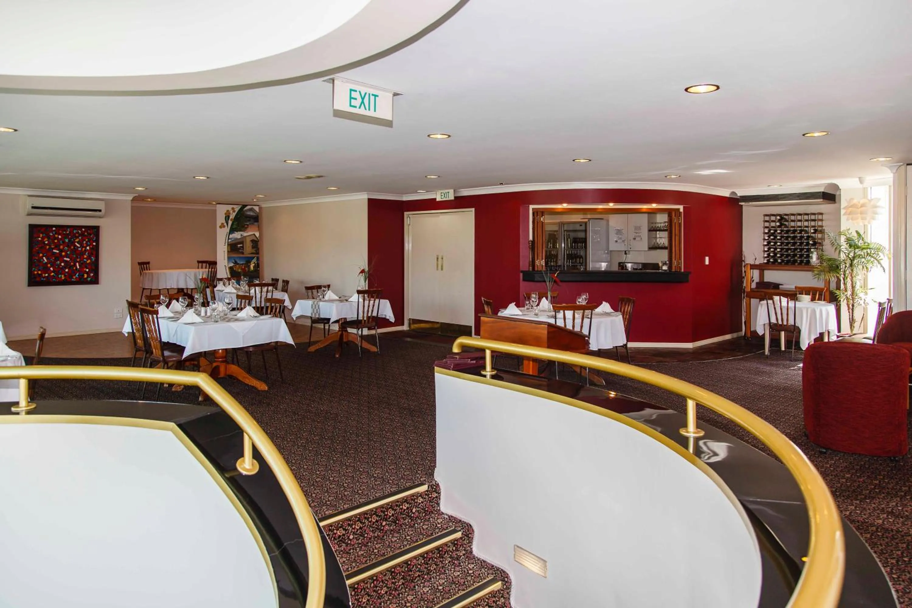 Restaurant/places to eat in McNevins Maryborough Motel