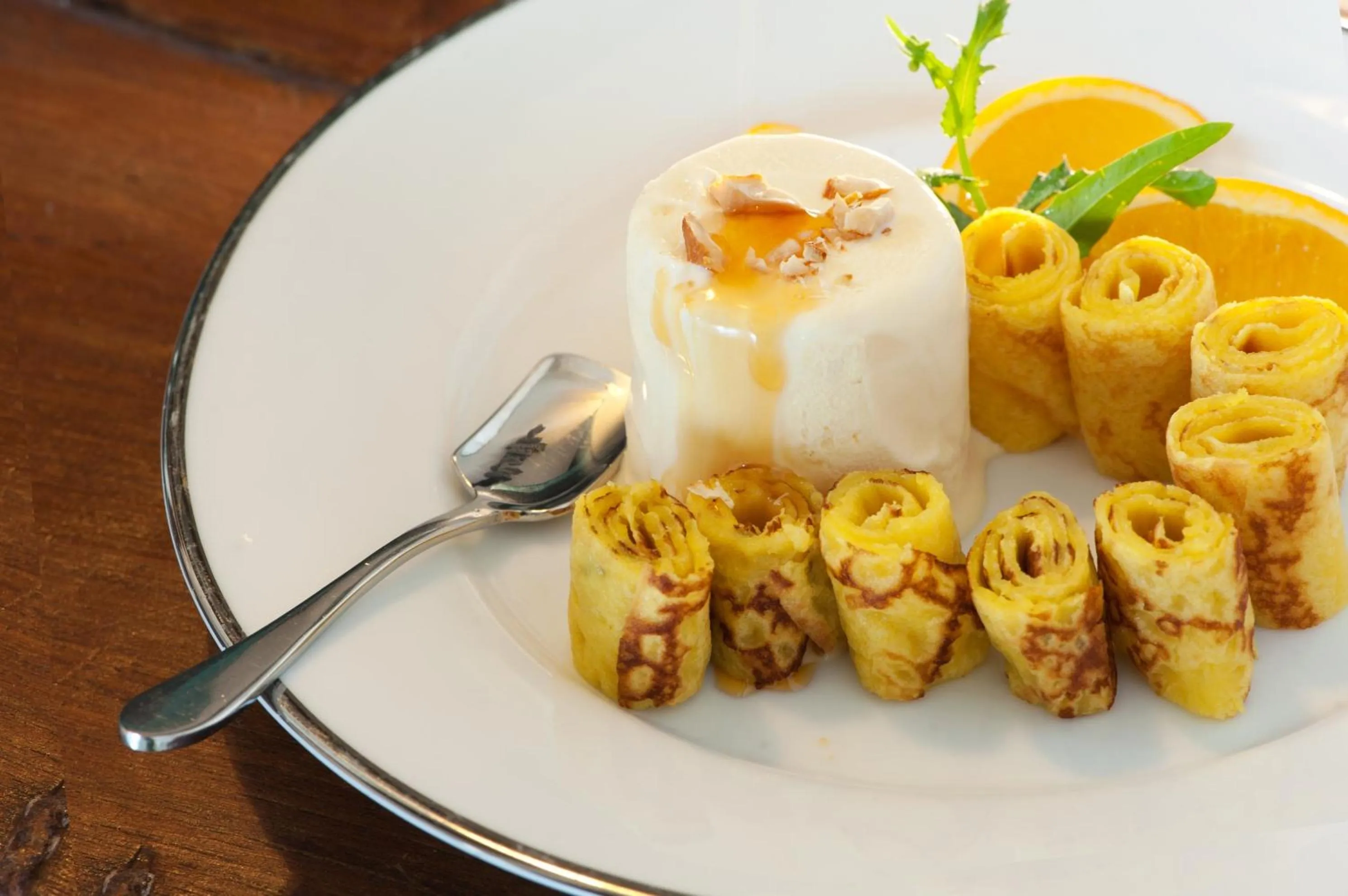 Restaurant/places to eat in Reef Villa