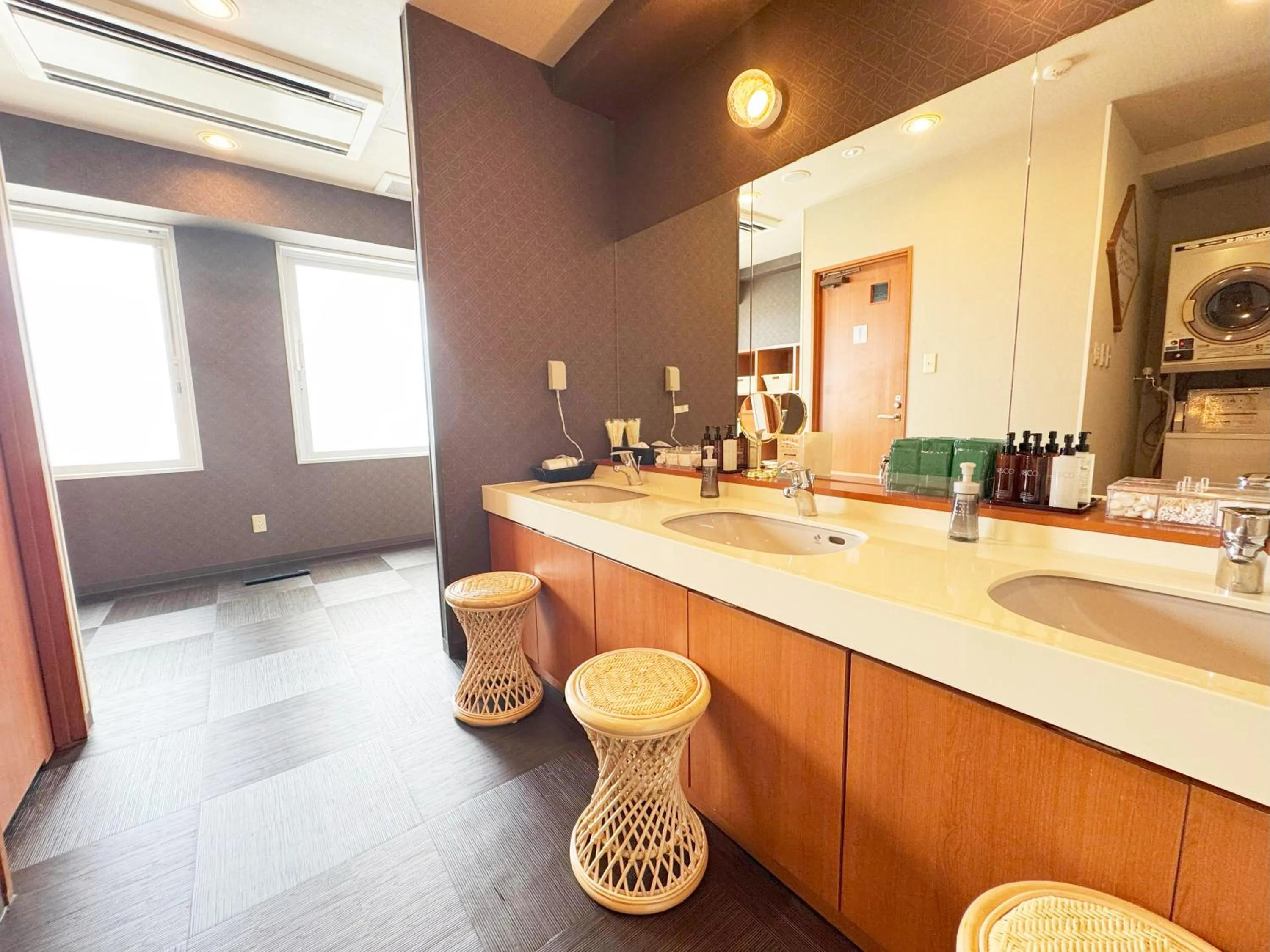 Public Bath in Hotel Route-Inn Nahatomariko