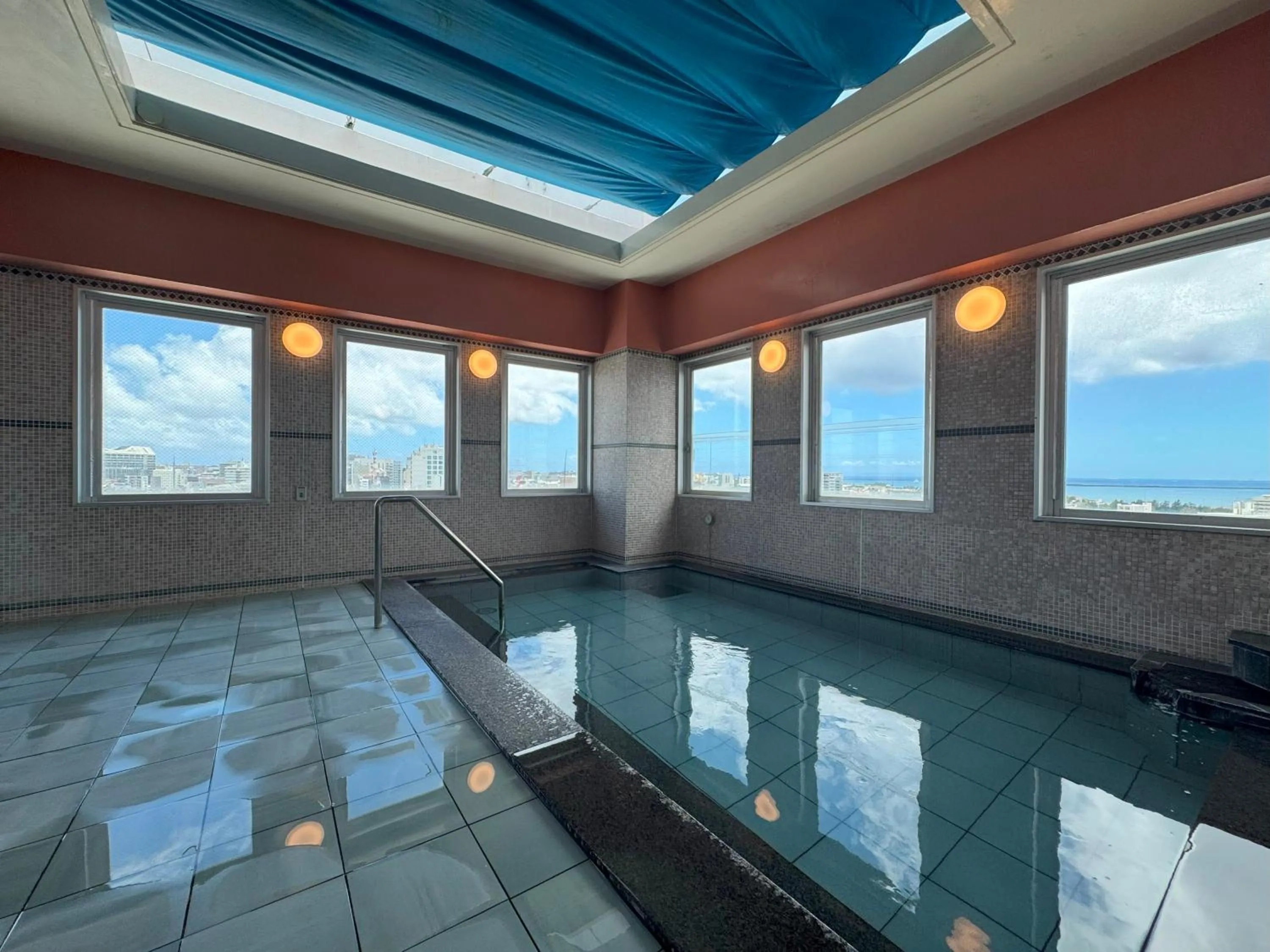 Public Bath in Hotel Route-Inn Nahatomariko