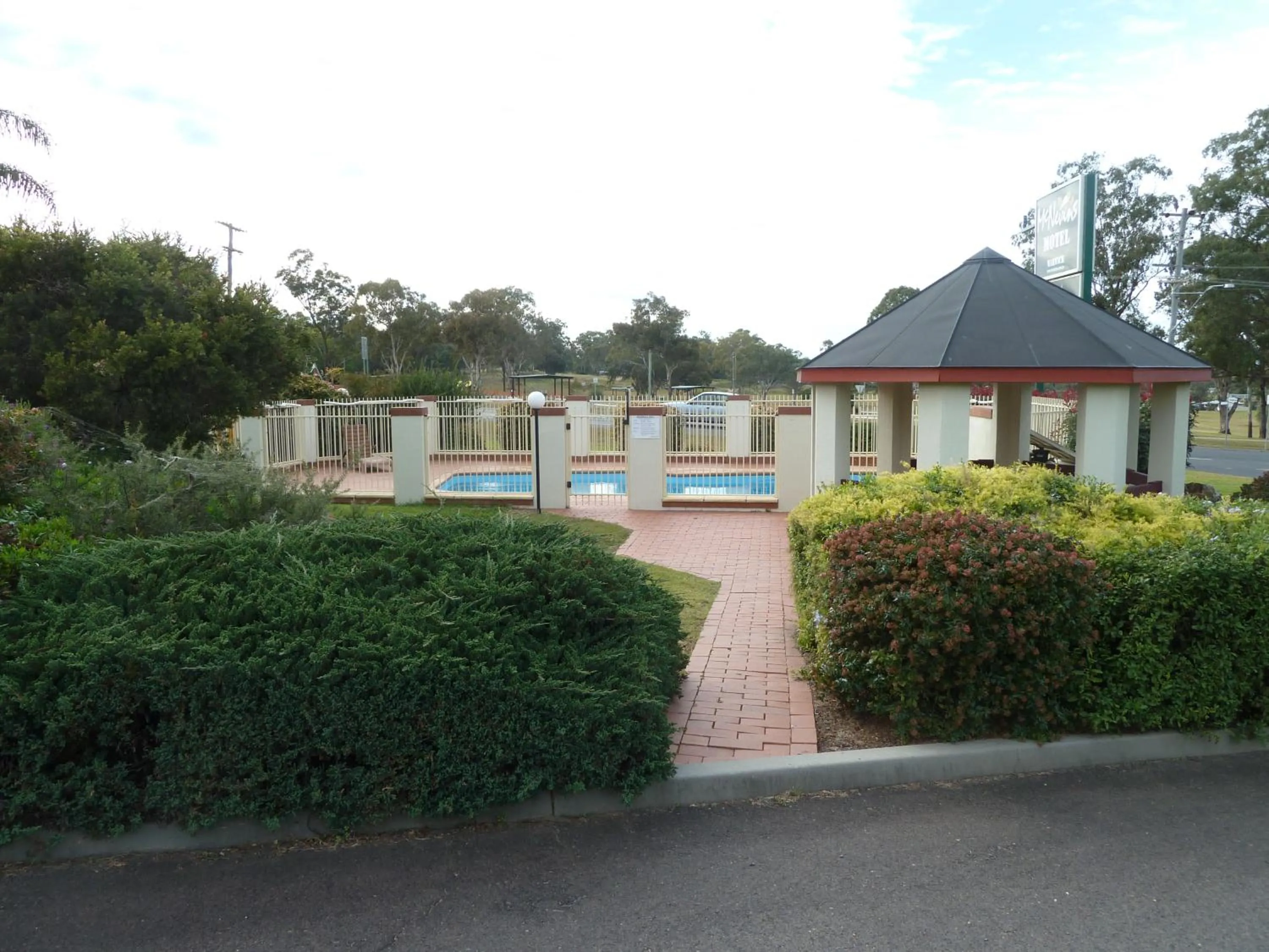 Swimming pool in McNevins Warwick Motel