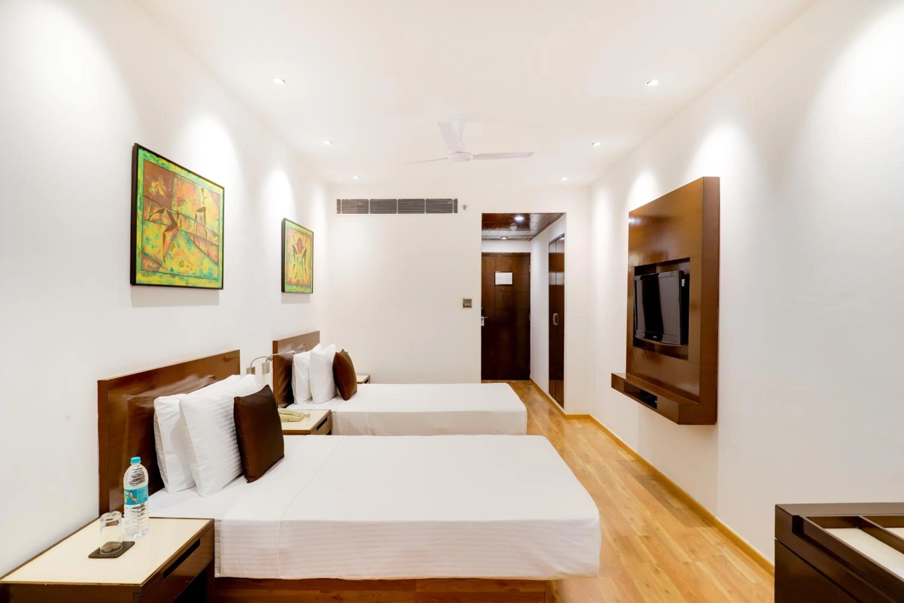 Bedroom, Bed in Lemon Tree Premier 1, Gurugram