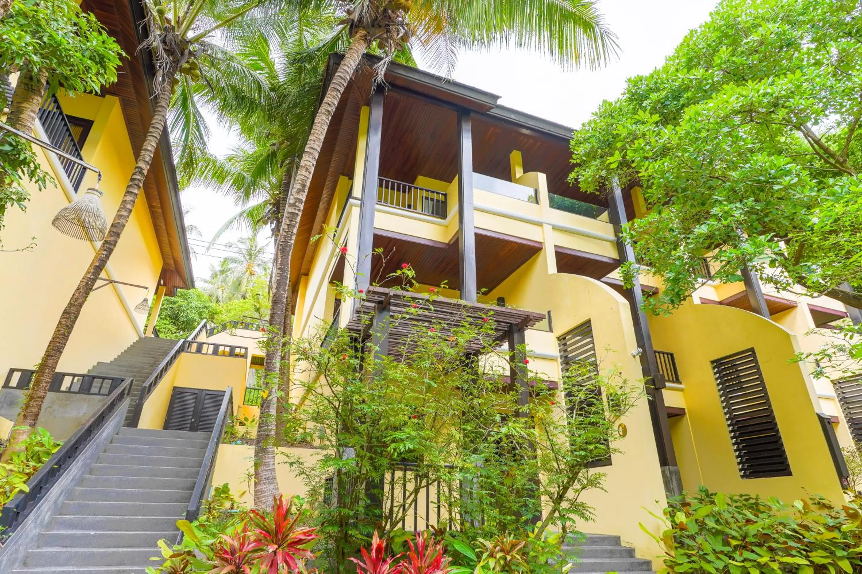 Property building in Chantaramas Beach Resort Koh Phangan