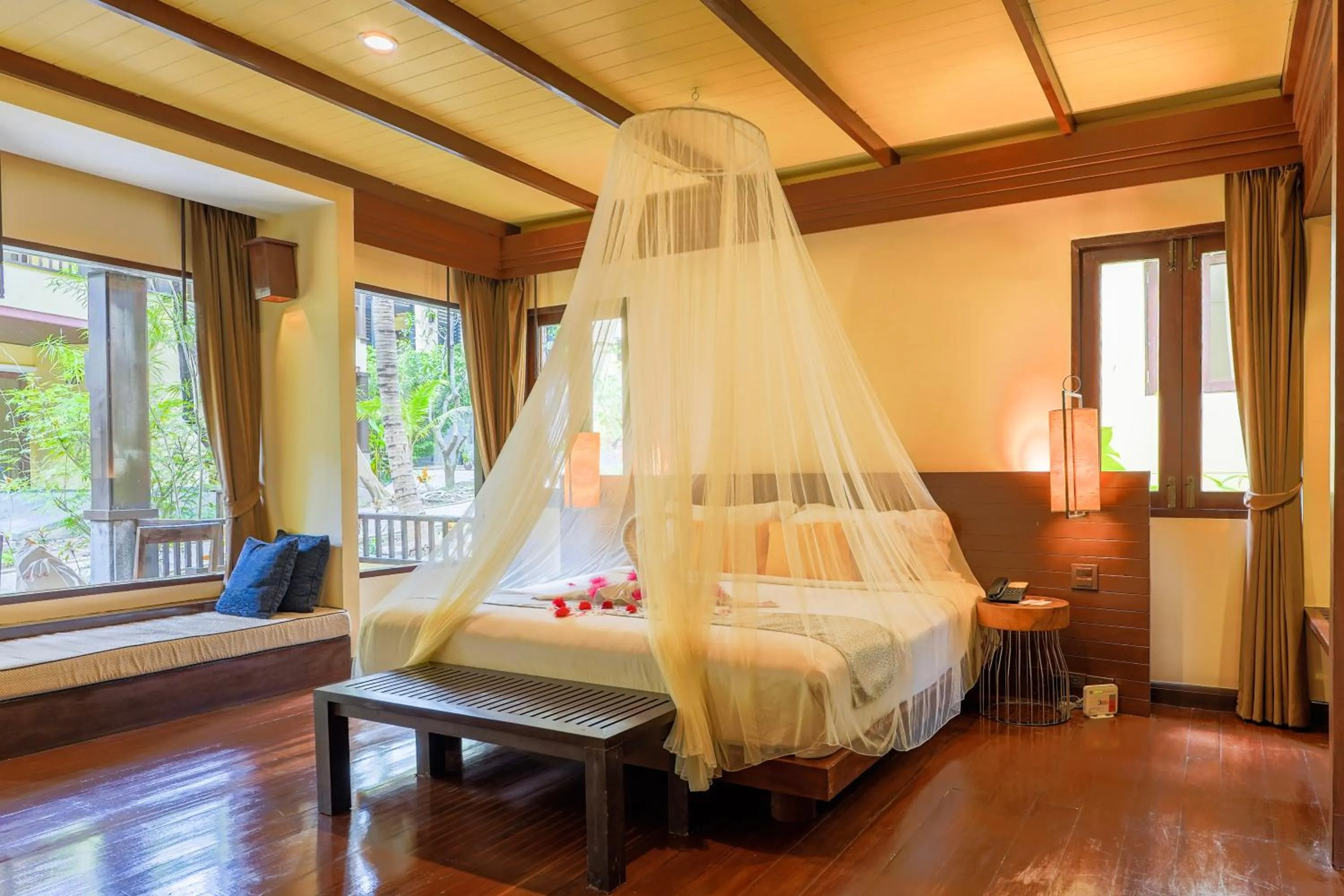 Bed in Chantaramas Beach Resort Koh Phangan