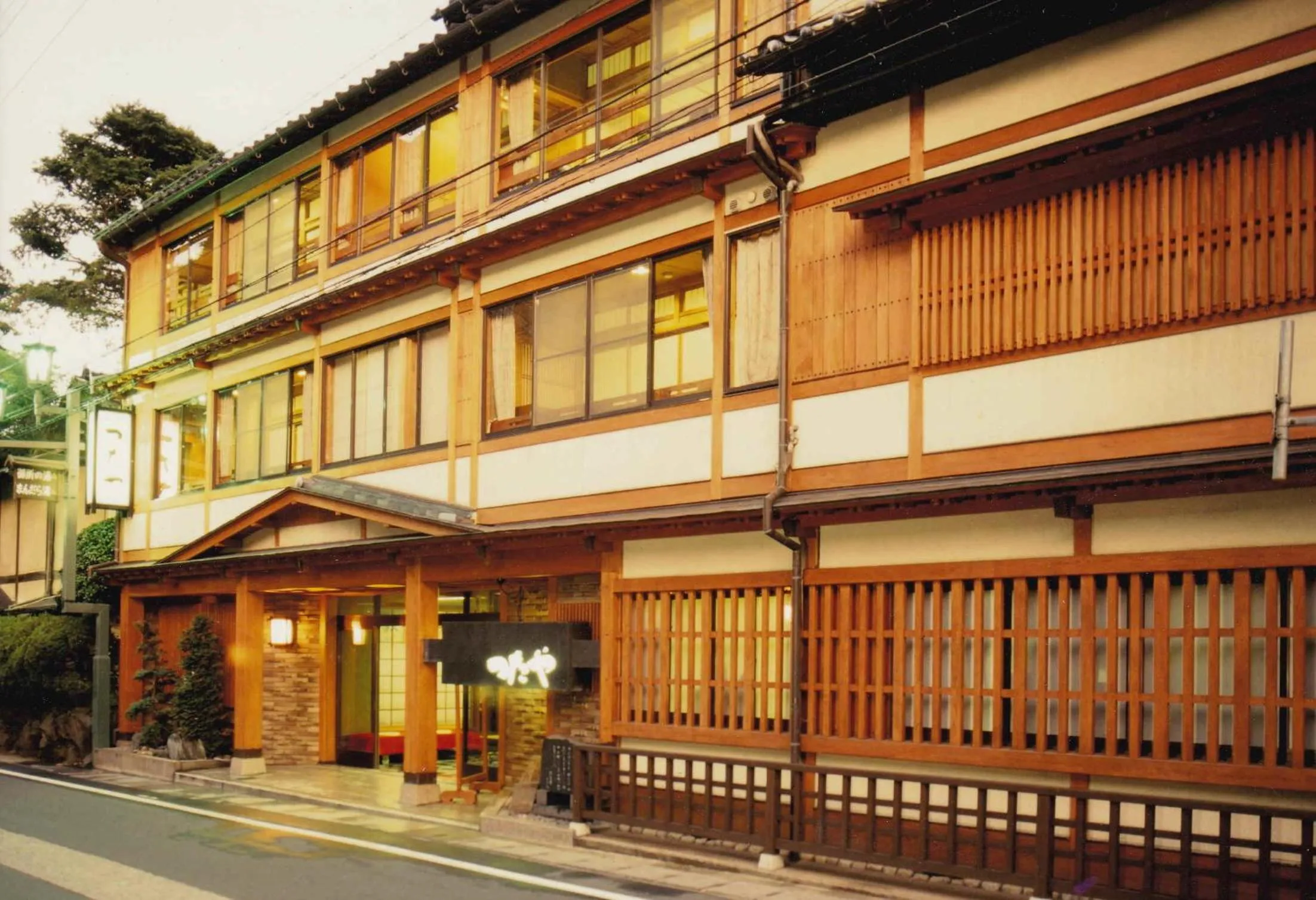 Property building in Tsutaya Ryokan