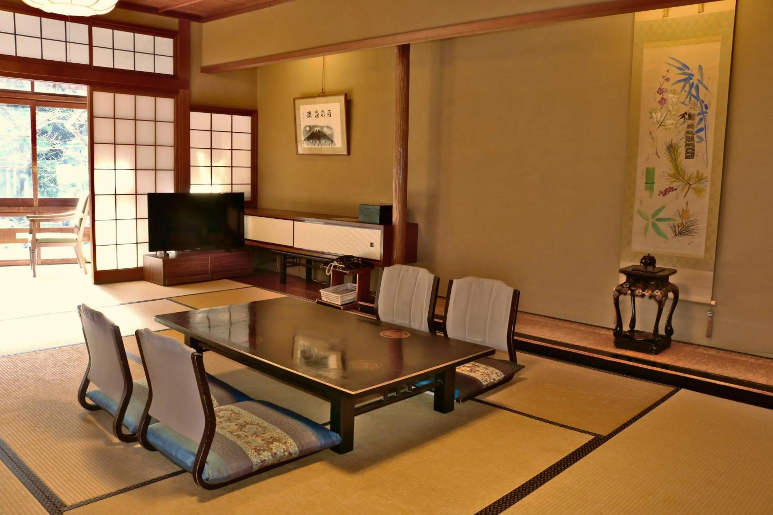 Photo of the whole room in Tsutaya Ryokan
