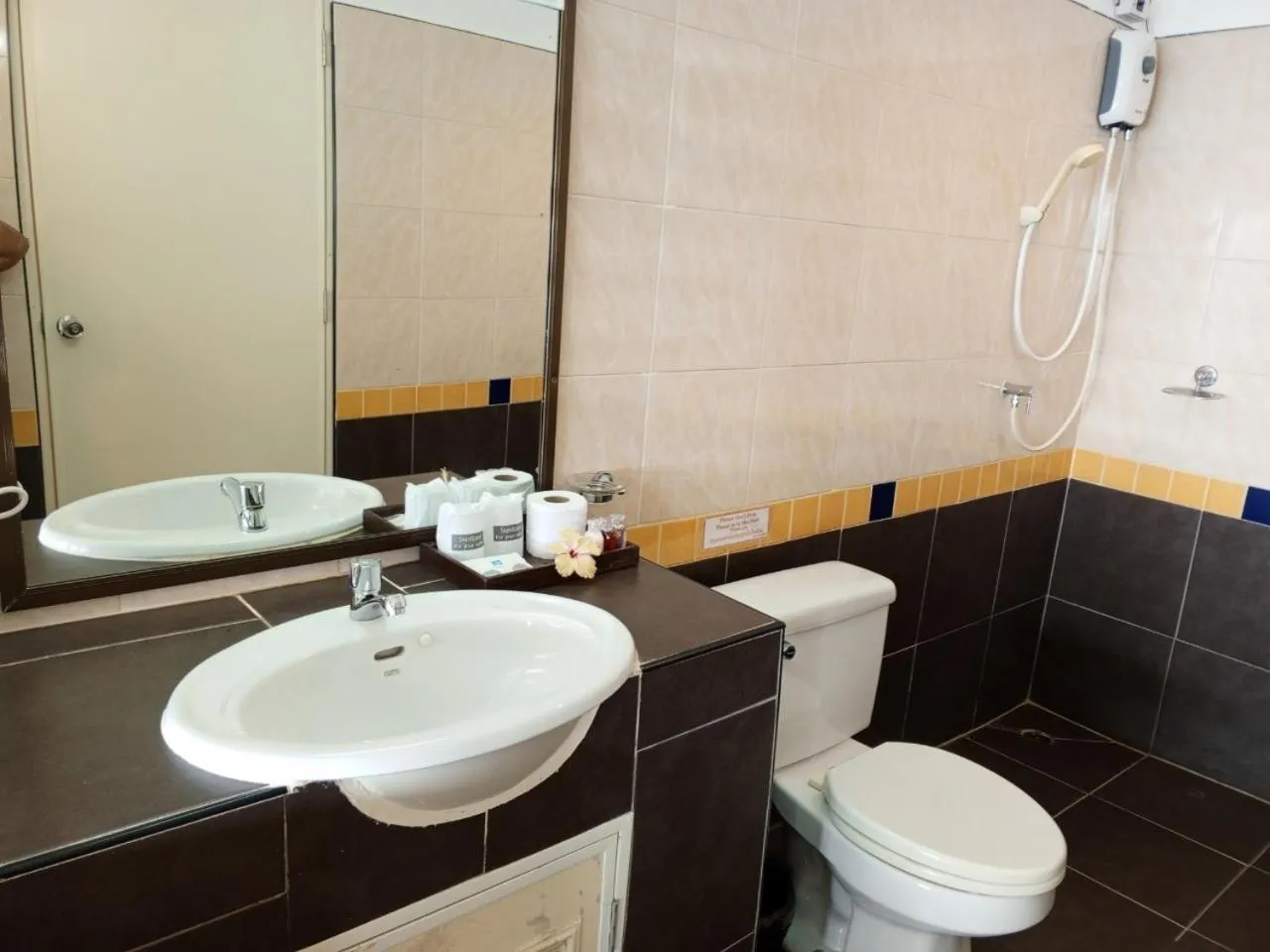 Koh Ngai Cliff Beach Resort