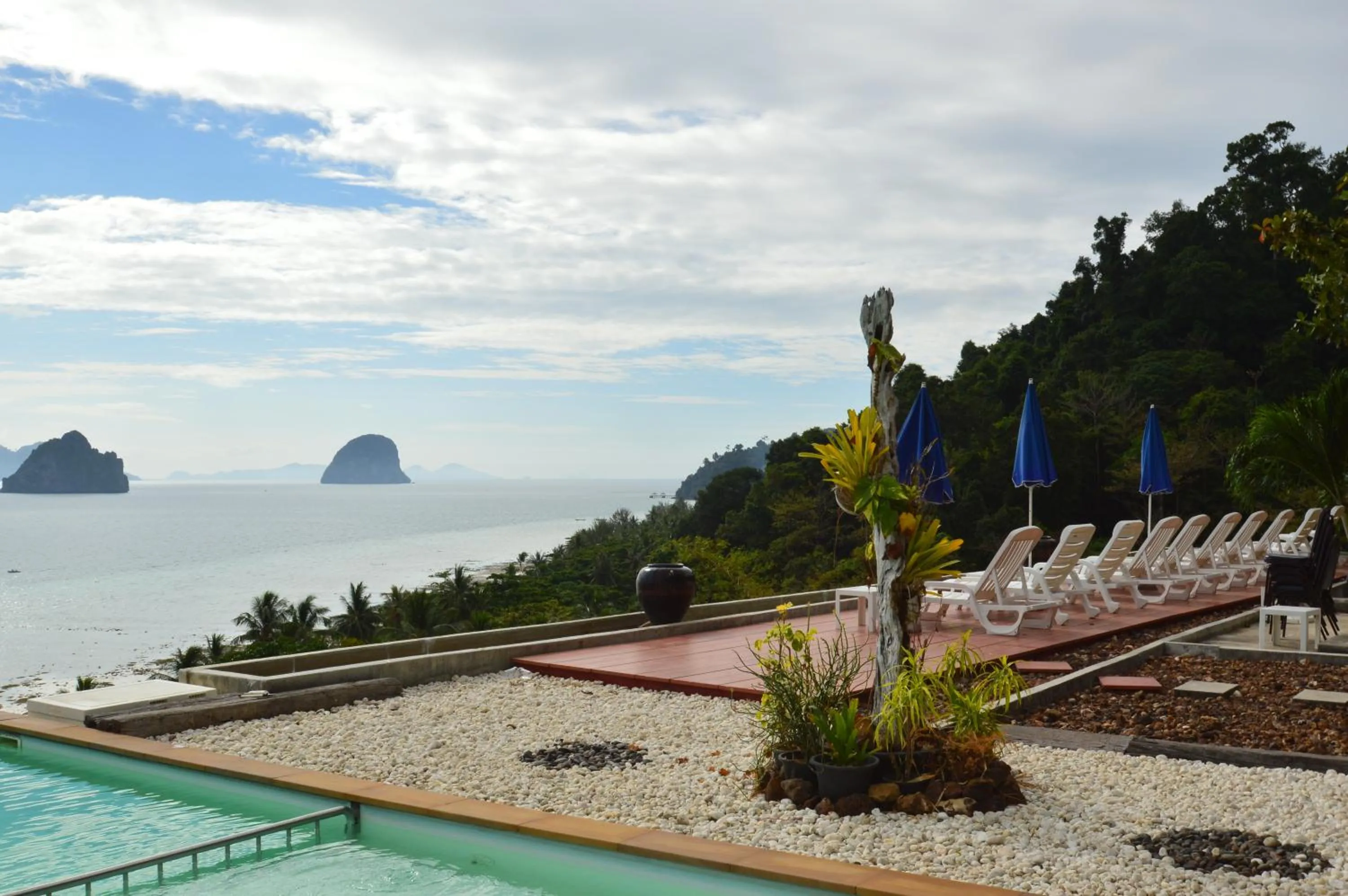 Day in Koh Ngai Cliff Beach Resort