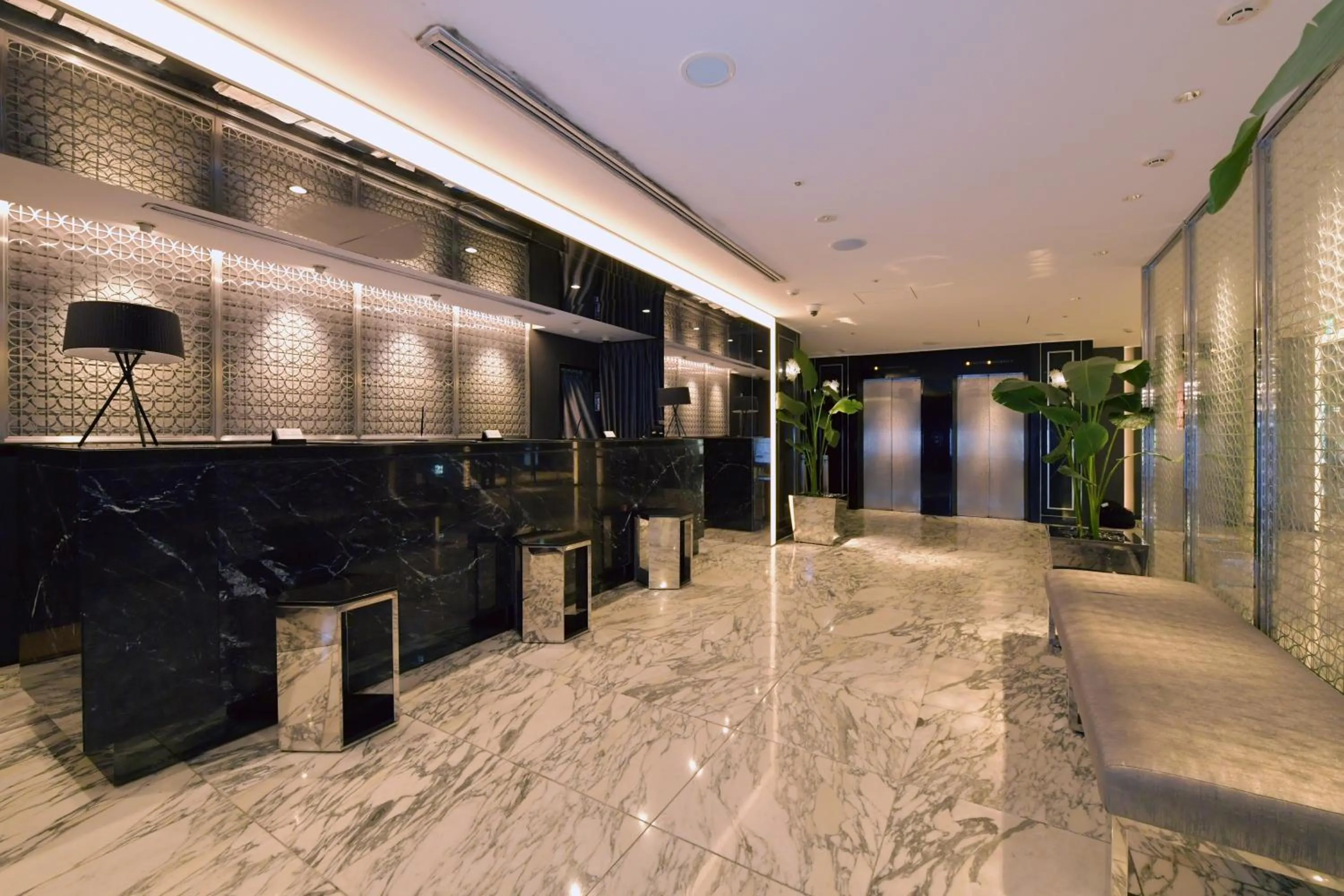 Lobby or reception in Hotel Trusty Nagoya Shirakawa